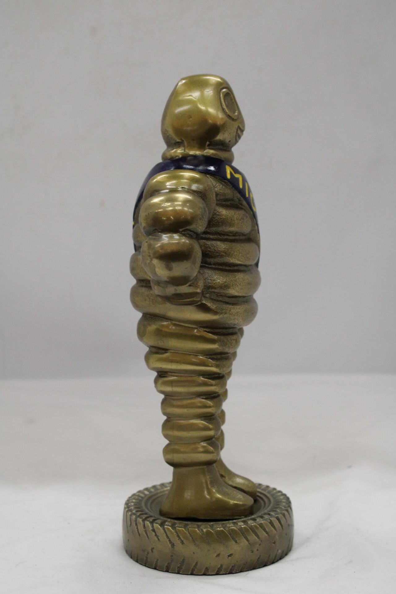 A CAST MICHELIN FIGURE, HEIGHT 28CM - Image 5 of 5