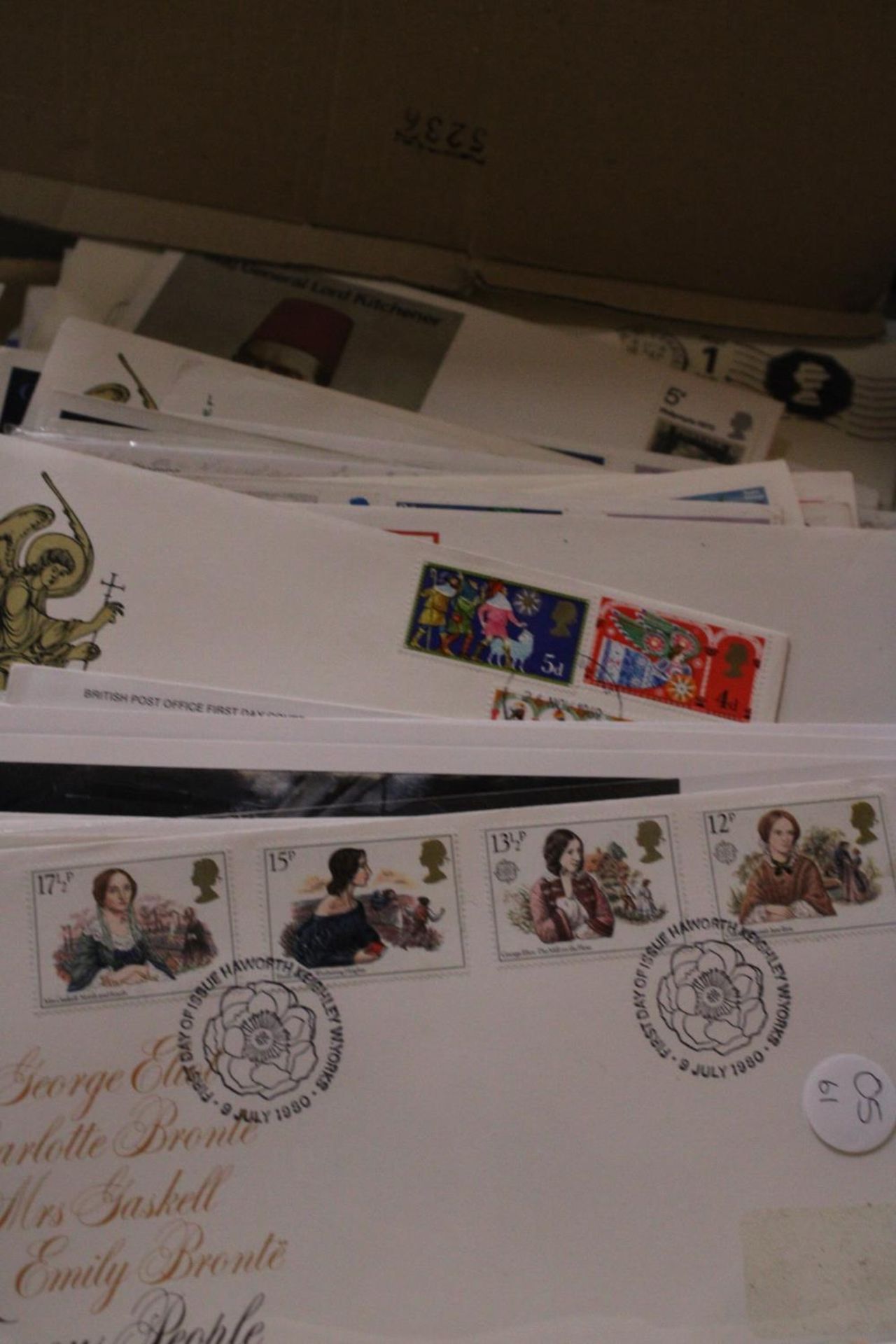 ONE HUNDRED FIRST DAY COVERS FROM BRITAIN AND THE COMMONWEALTH - Image 5 of 6