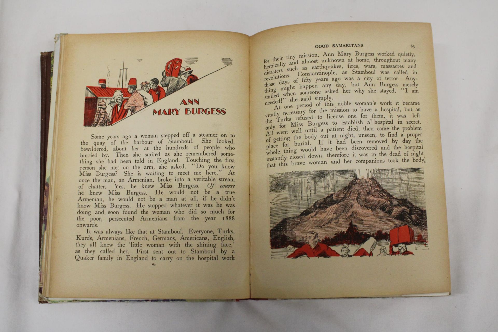 TWO VINTAGE HARDBACK CHILDREN'S BOOKS, 'THE GIRL'S BOOK OF HEROINES' AND 'LAMB'S TALES FROM - Image 8 of 8