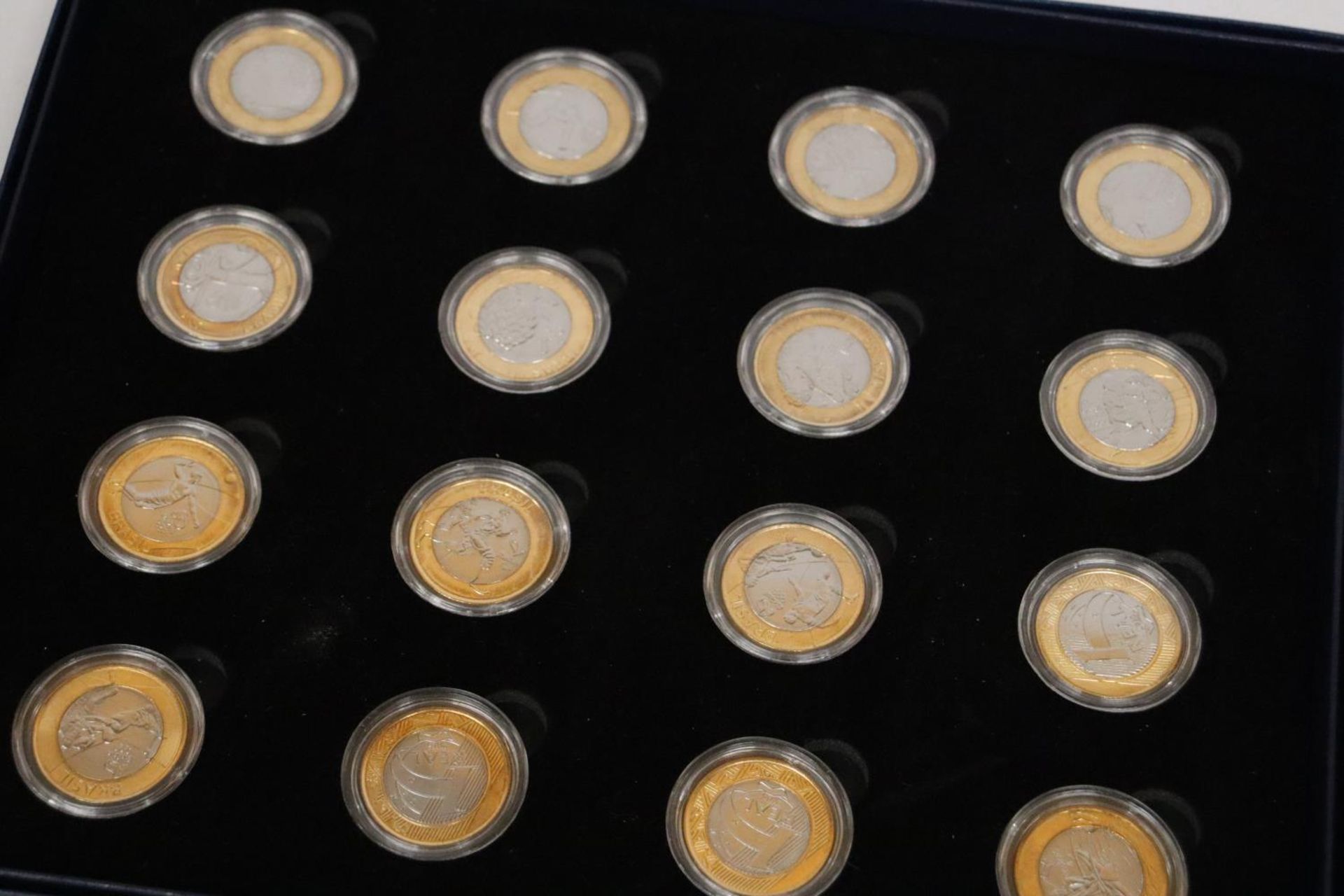 BRAZIL, THE 2016 RIO GAMES SET OF 16, 1 REAL COINS , DISPLAYED IN CASE, EACH WITH COA - Bild 2 aus 4