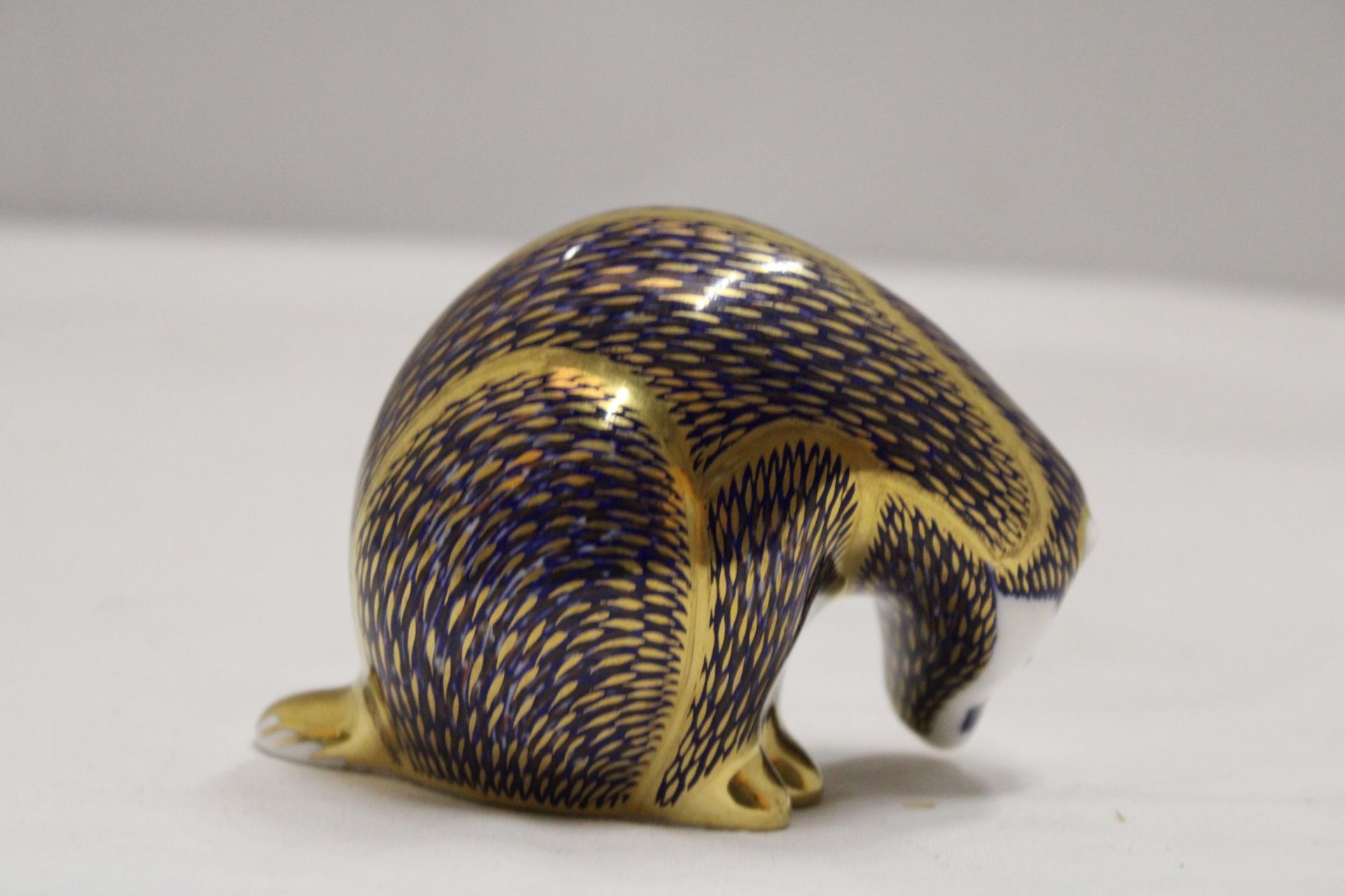 A ROYAL CROWN DERBY BADGER (FIRST) - Image 4 of 7