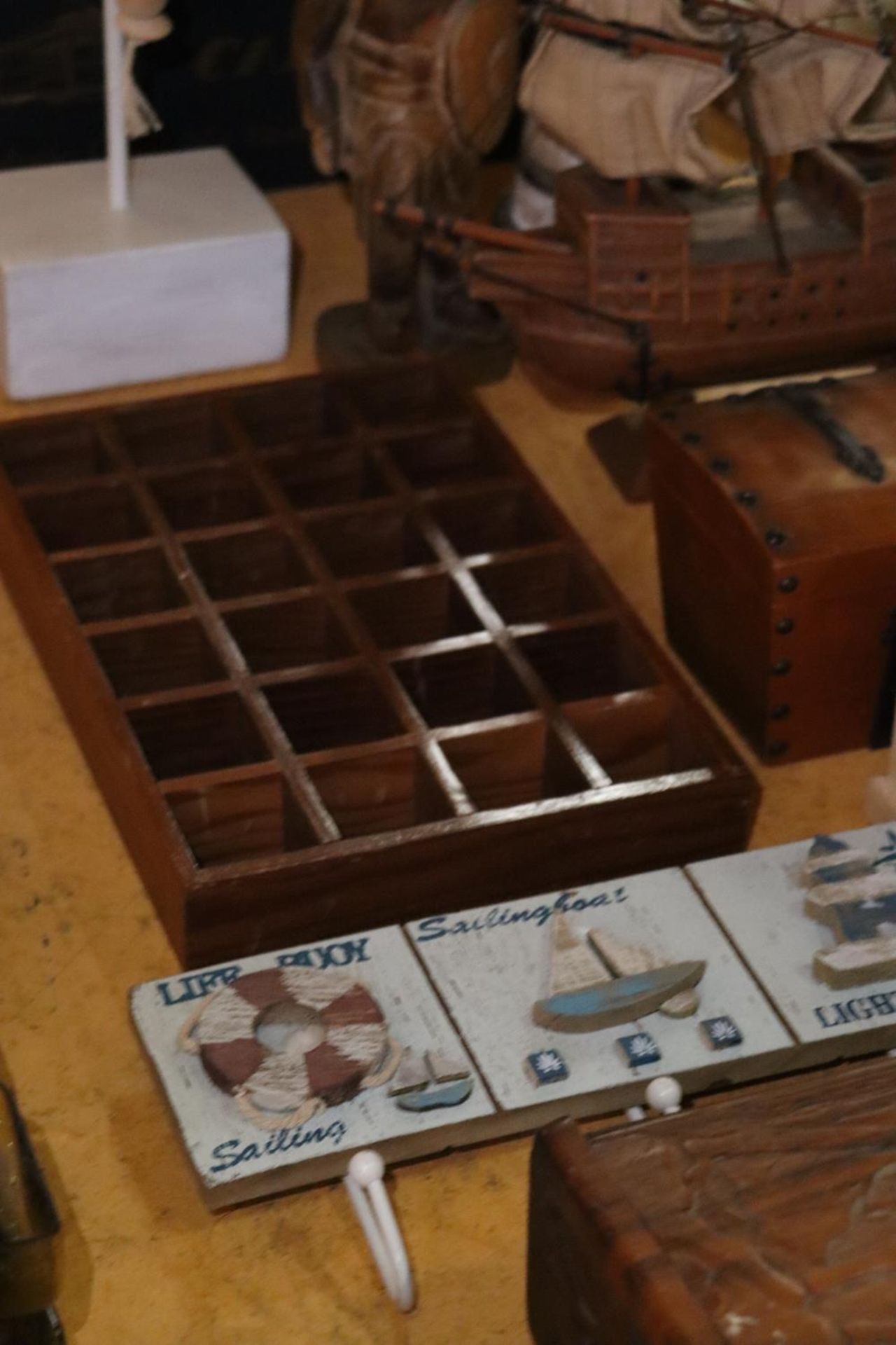 A QUANTITY OF TREEN TO INCLUDE A MODEL CABLE CAR FROM SAN FRANCISCO IN BOX,, MODEL OF A SHIP, - Image 4 of 6