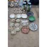 AN ASSORTMENT OF CERAMICS TO INCLUDE PLATES, A PAIR OF VASES AND TRIOS ETC