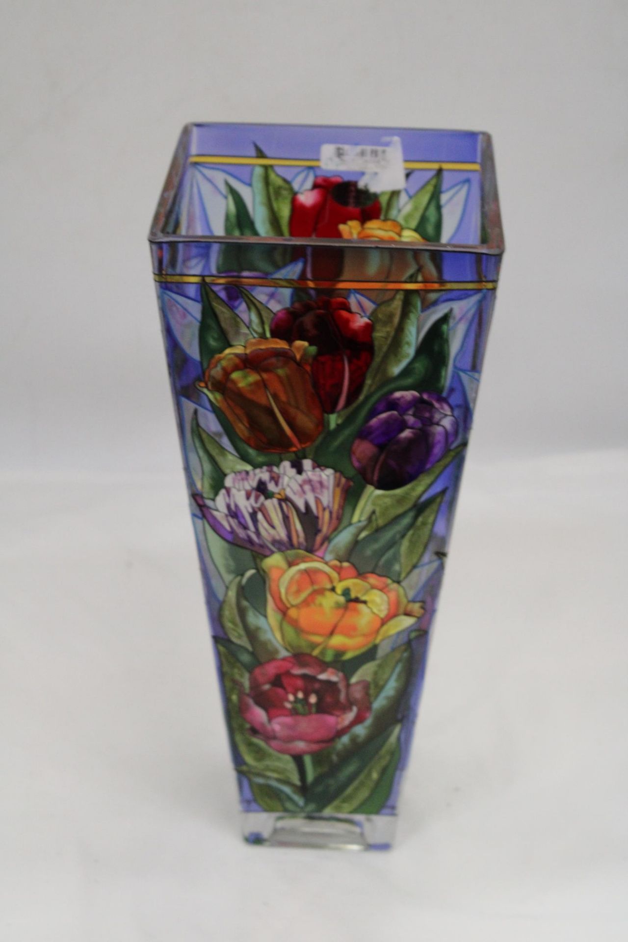 A LARGE HANDPAINTED GLASS VASE, HEIGHT 34CM