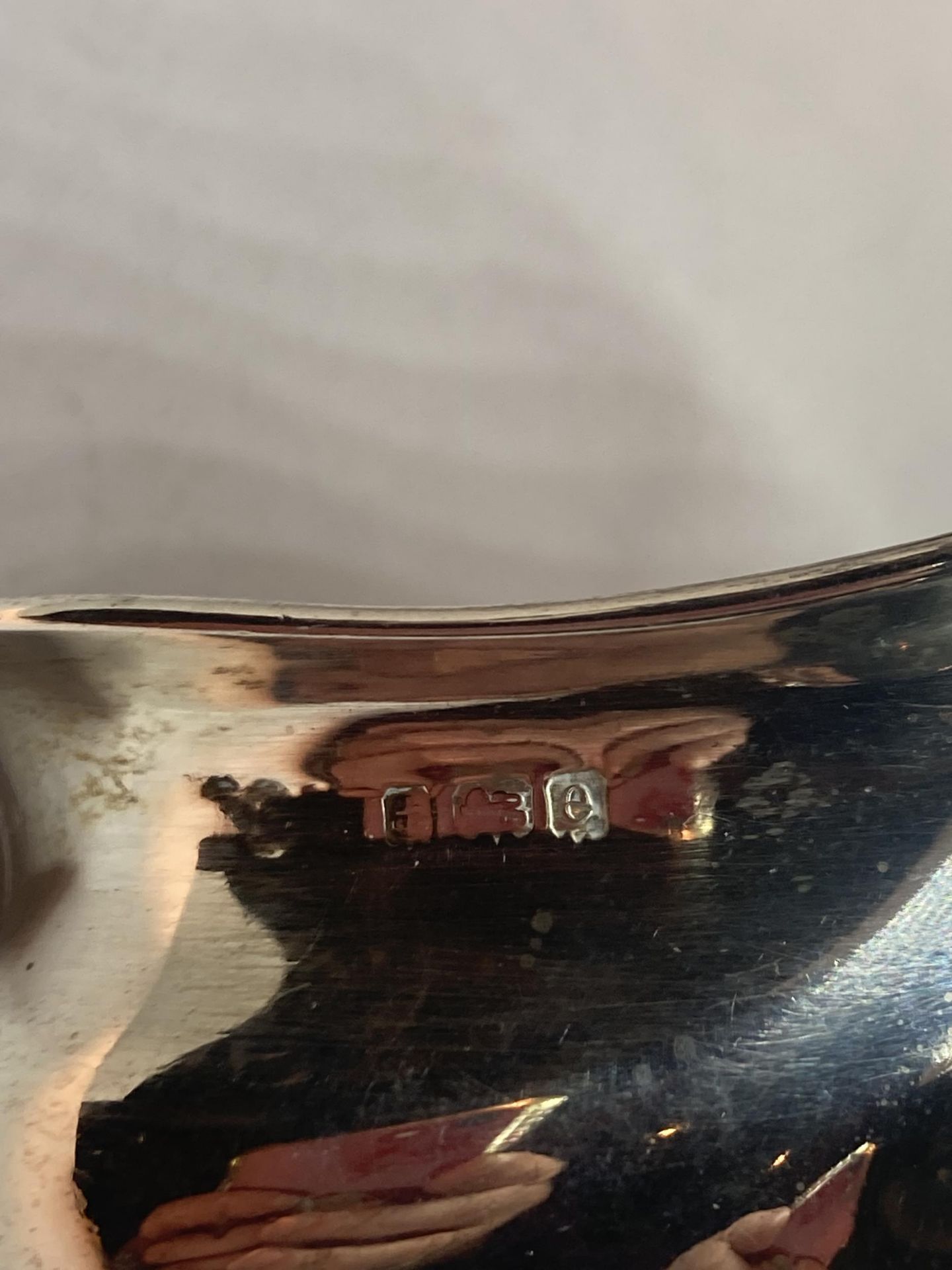 A HALLMARKED BIRMINGHAM SILVER OVAL FOOTED DISH - Image 4 of 4