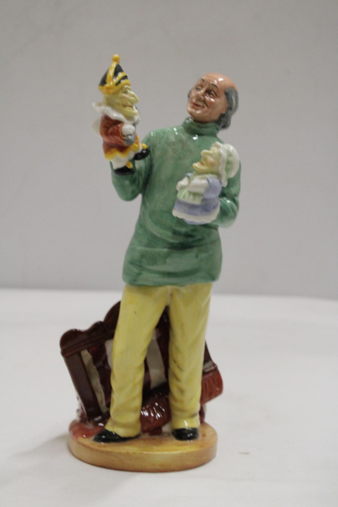 A ROYAL DOULTON FIGURE PUNCH AND JUDY MAN HN 2765 - Image 2 of 6