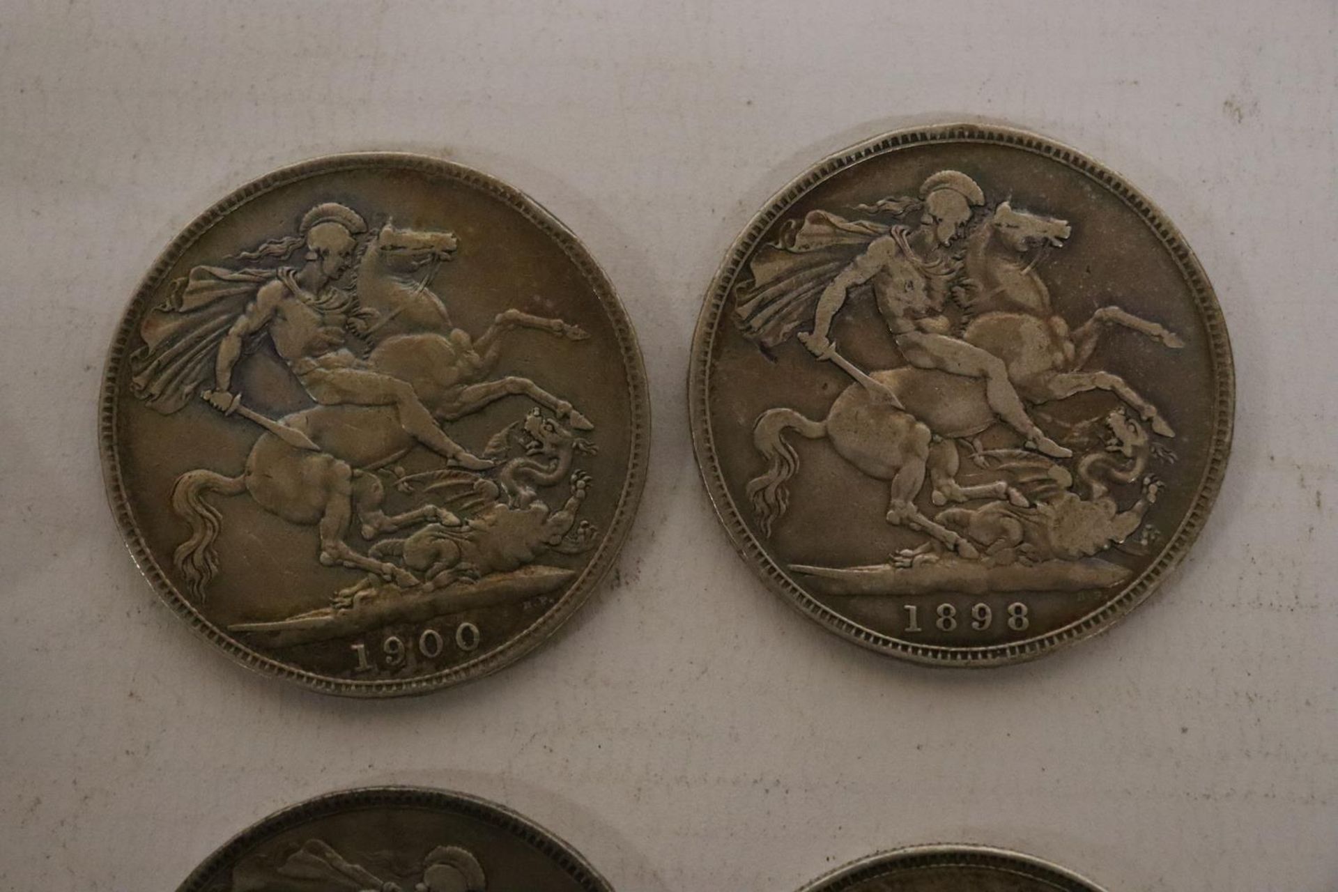 A SELECTION OF 5 QUEEN VICTORIA SILVER CROWNS DATED : 1893 X 2, 1898, 1899 & 1900 - Image 5 of 5