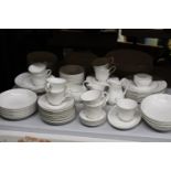 A LARGE QUANTITY OF ROYAL DOULTON "MYSTIQUE" TO INCLUDE DINNER PATES, SAUCE BOAT, SERVING BOWLS,