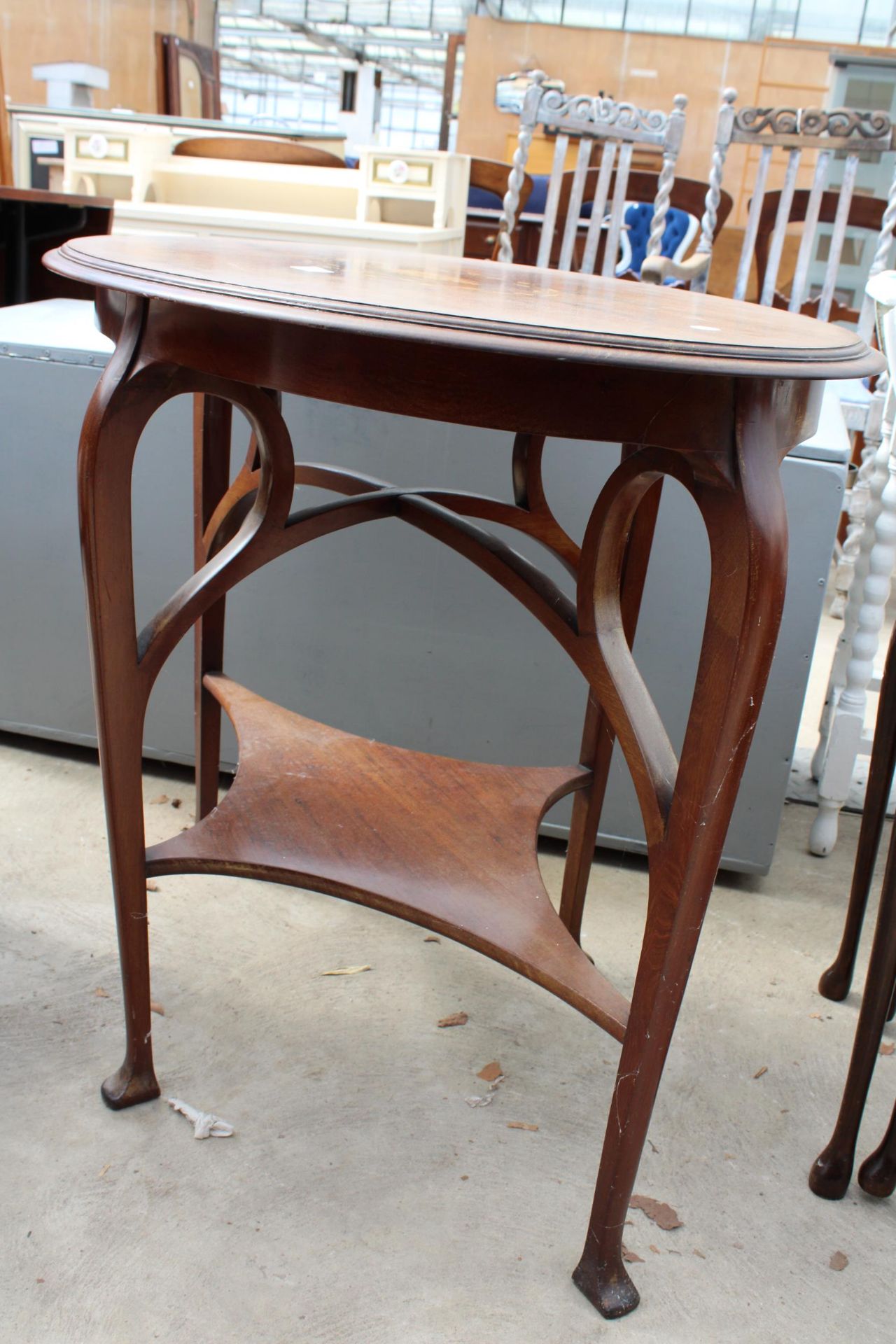 AN OVAL EDWARDIAN MAHOGANY AND INLAID TWO TIER CENTRE TABLE 33" X 22" - Image 2 of 3