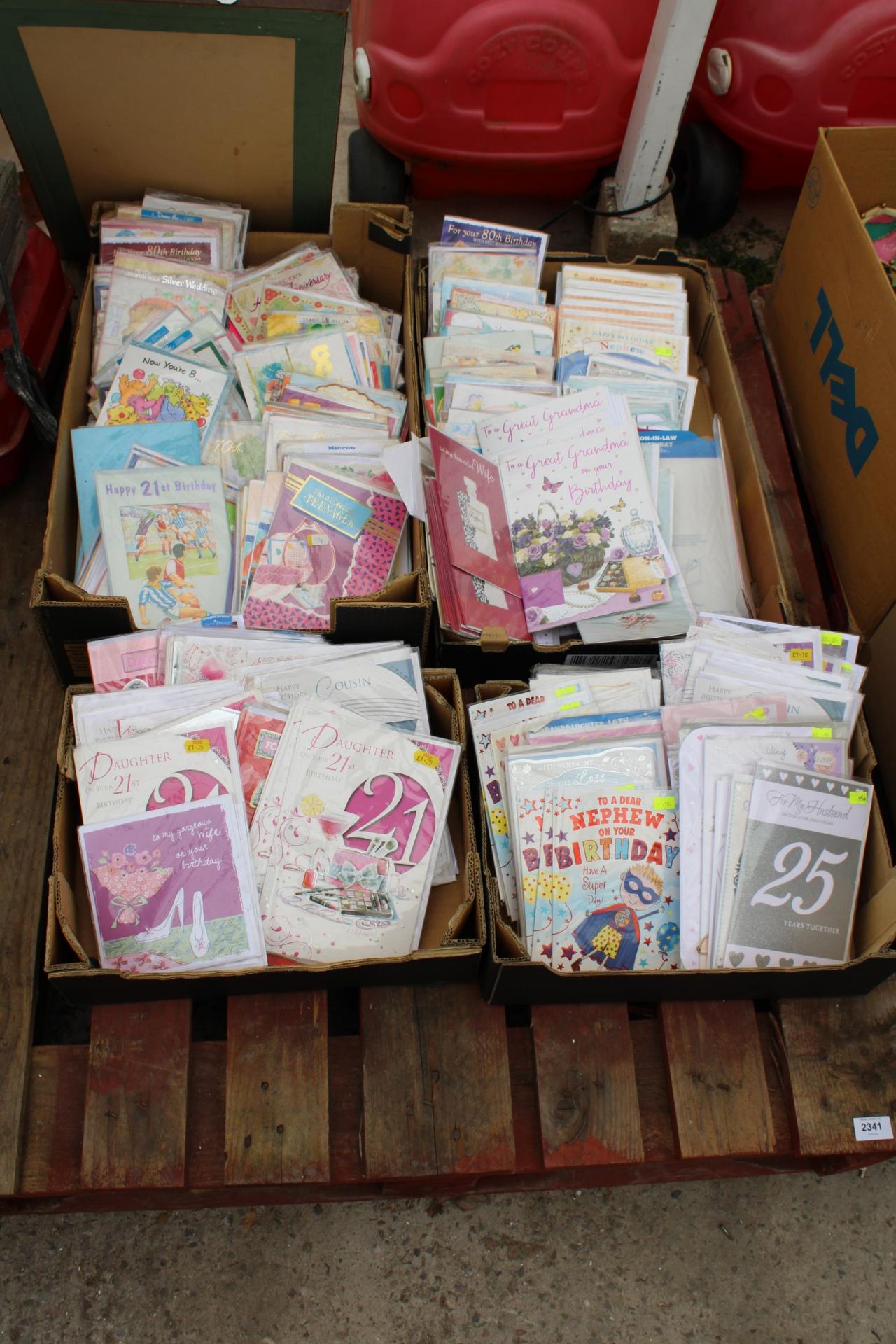 A LARGE QUANTITY OF AS NEW AND SEALED GREETINGS CARDS