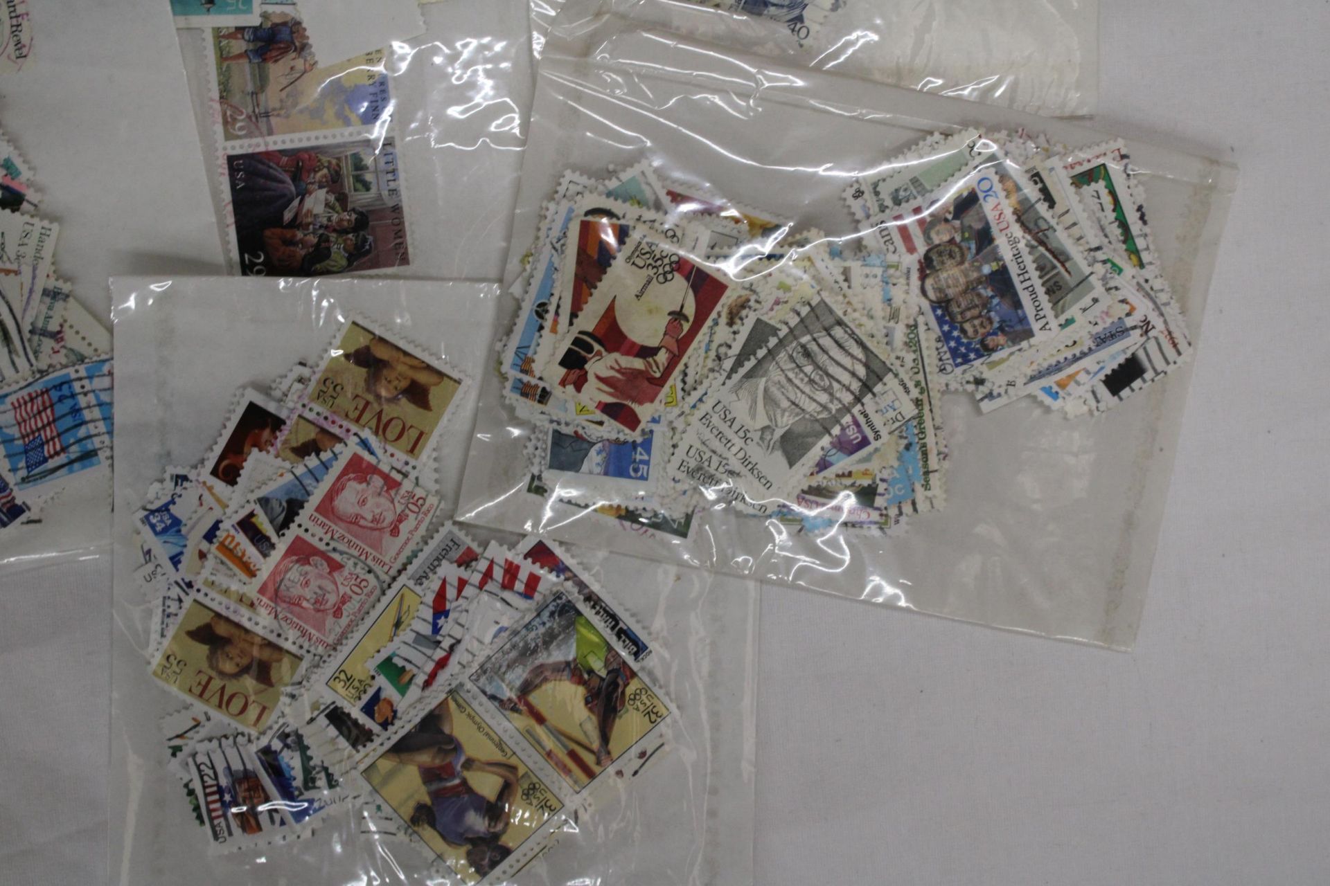 A QUANTITY OF STAMPS FROM THE USA IN PACKETS - Image 4 of 6