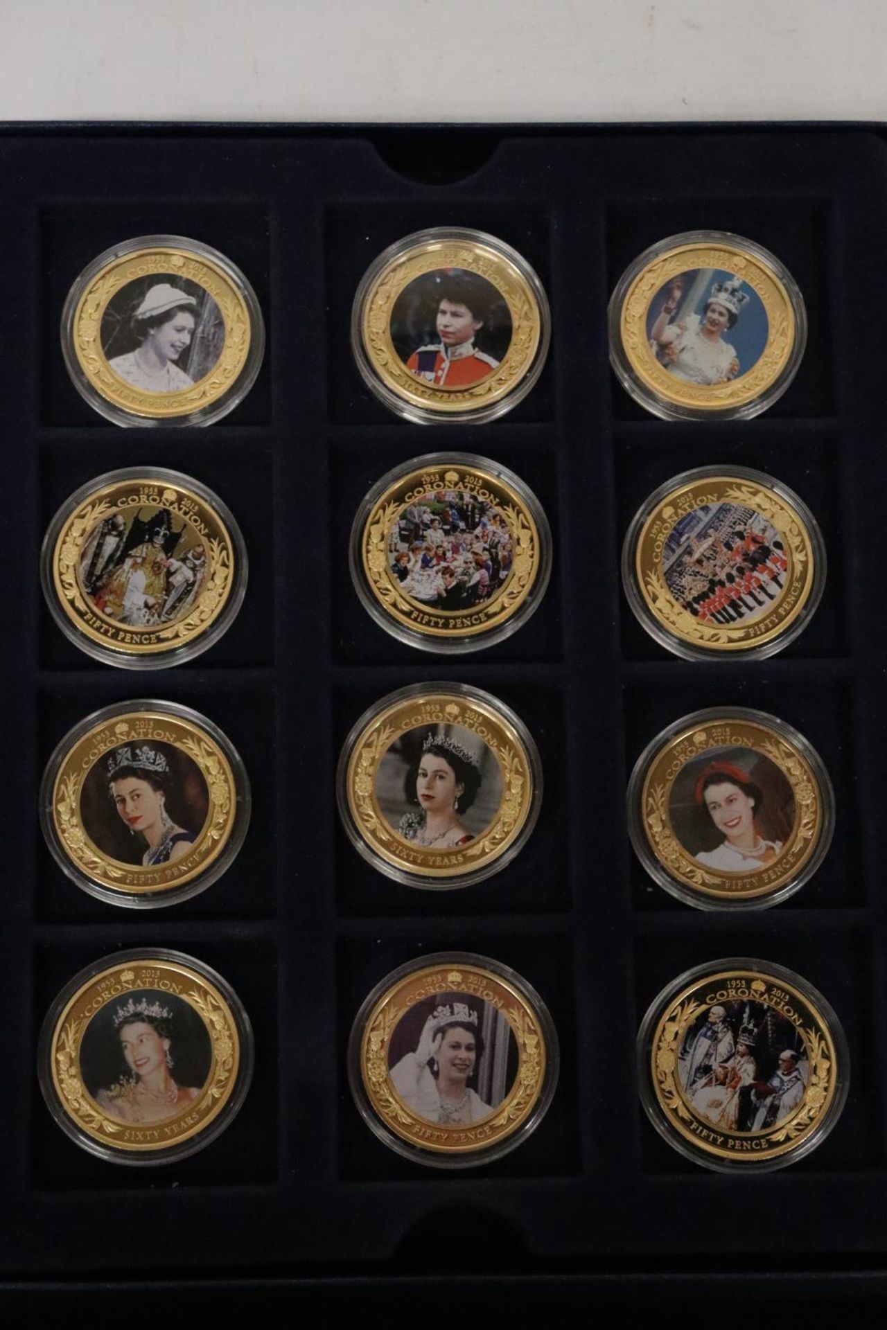 1953-2013 CORONATION JUBILEE OF HM QUEEN ELIZABETH 11, A SELECTION OF 16, 24 CARAT GOLD PLATED COINS - Bild 2 aus 5