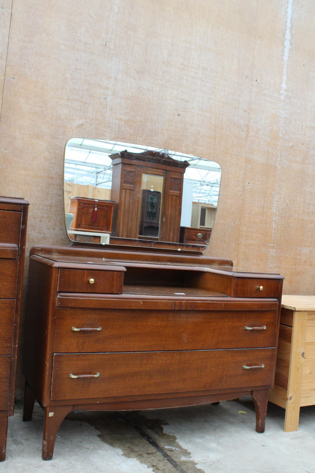 A RETRO LEBUS OAK CHEST OF FOUR DRAWERS, 31" WIDE, AND MATCHING DRESSING CHEST, 37" WIDE - Image 2 of 4