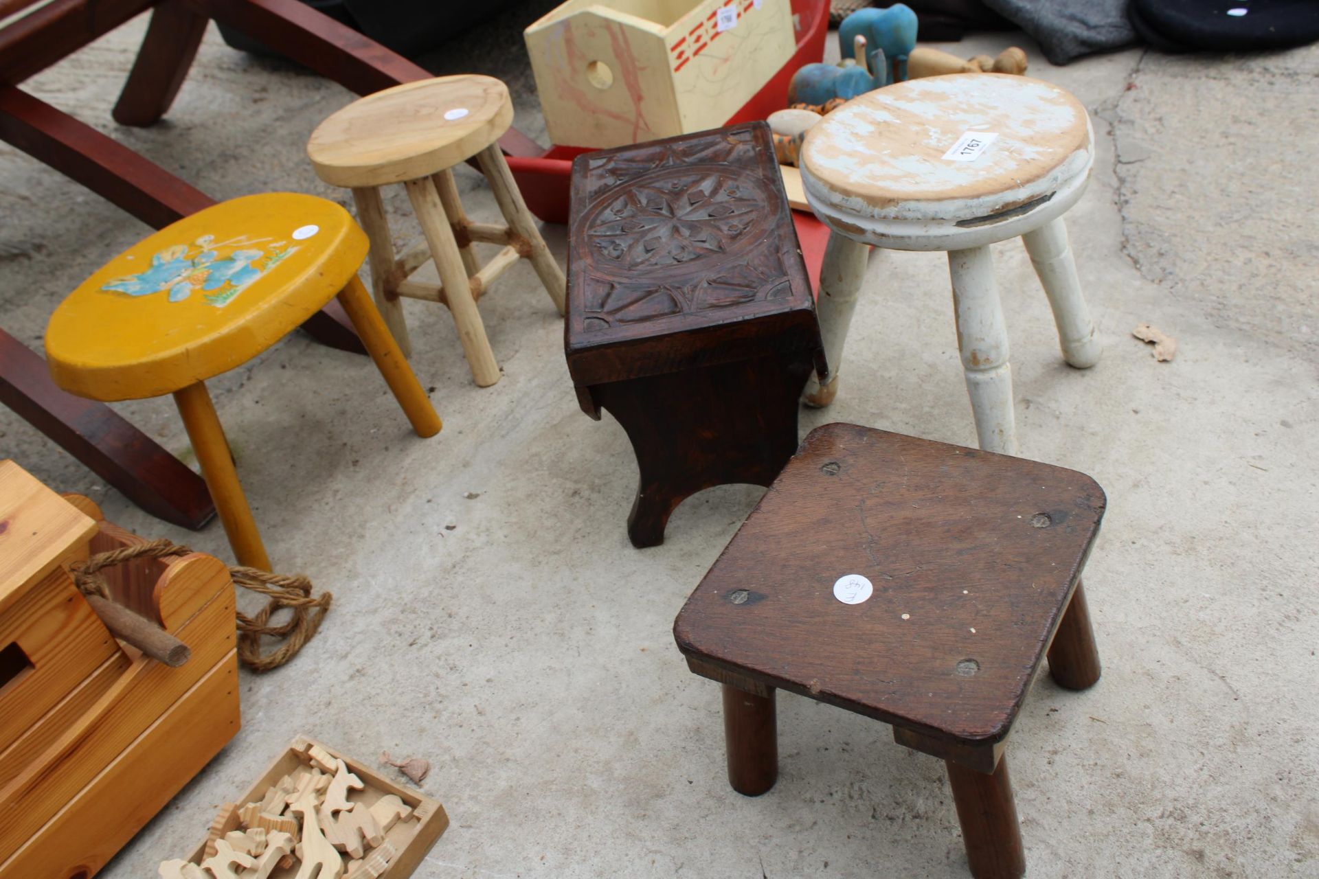 AN ASSORTMENT OF MINIATURE WOODEN STOOLS - Image 2 of 2