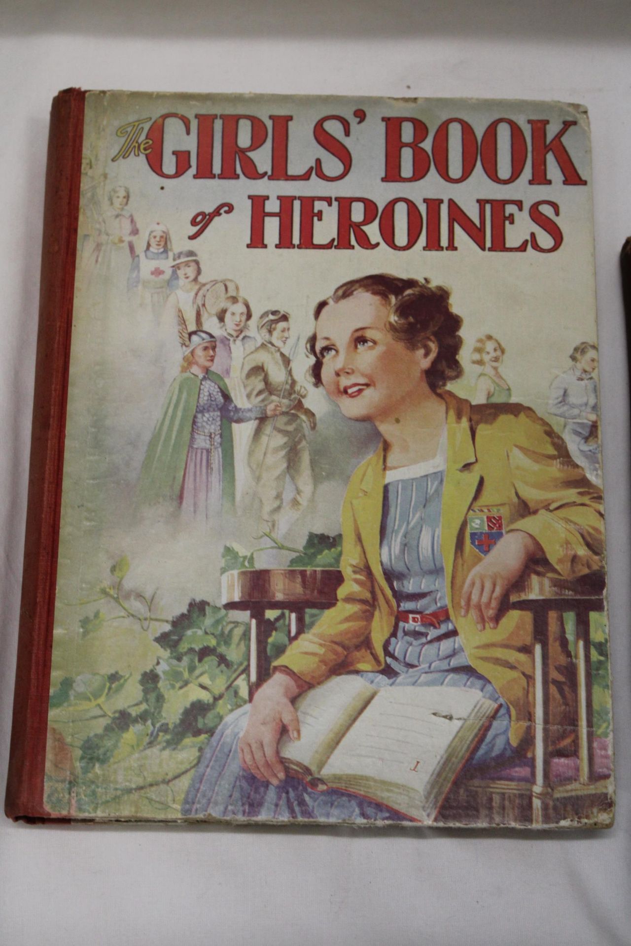 TWO VINTAGE HARDBACK CHILDREN'S BOOKS, 'THE GIRL'S BOOK OF HEROINES' AND 'LAMB'S TALES FROM - Image 3 of 8