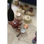 AN ASSORTMENT OF ITEMS TO INCLUDE STONE WARE VESSELS, A KETTLE AND A PAN ETC