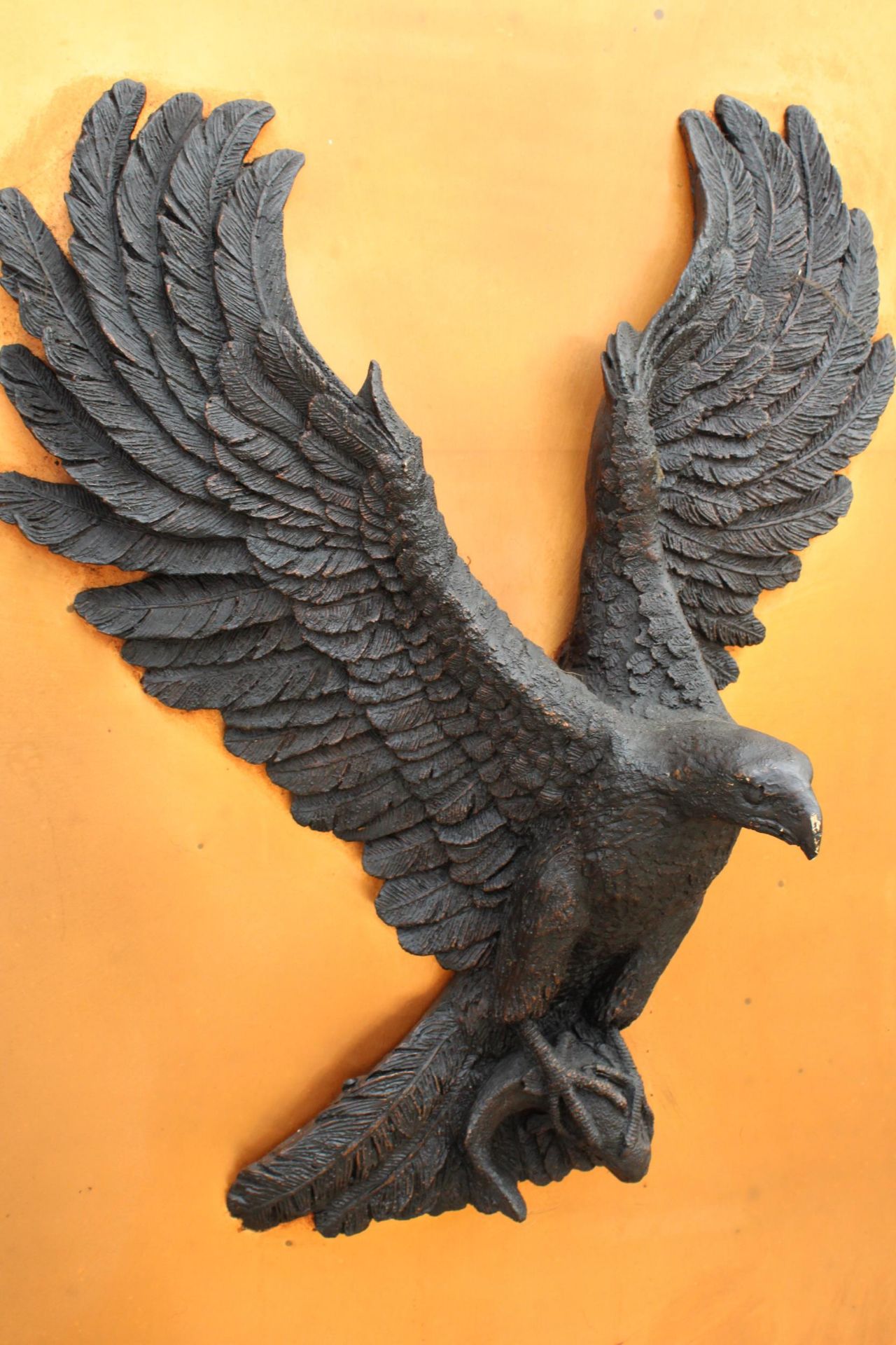 A WOODEN FRAMED 3D EAGLE WALL PLAQUE - Image 2 of 2