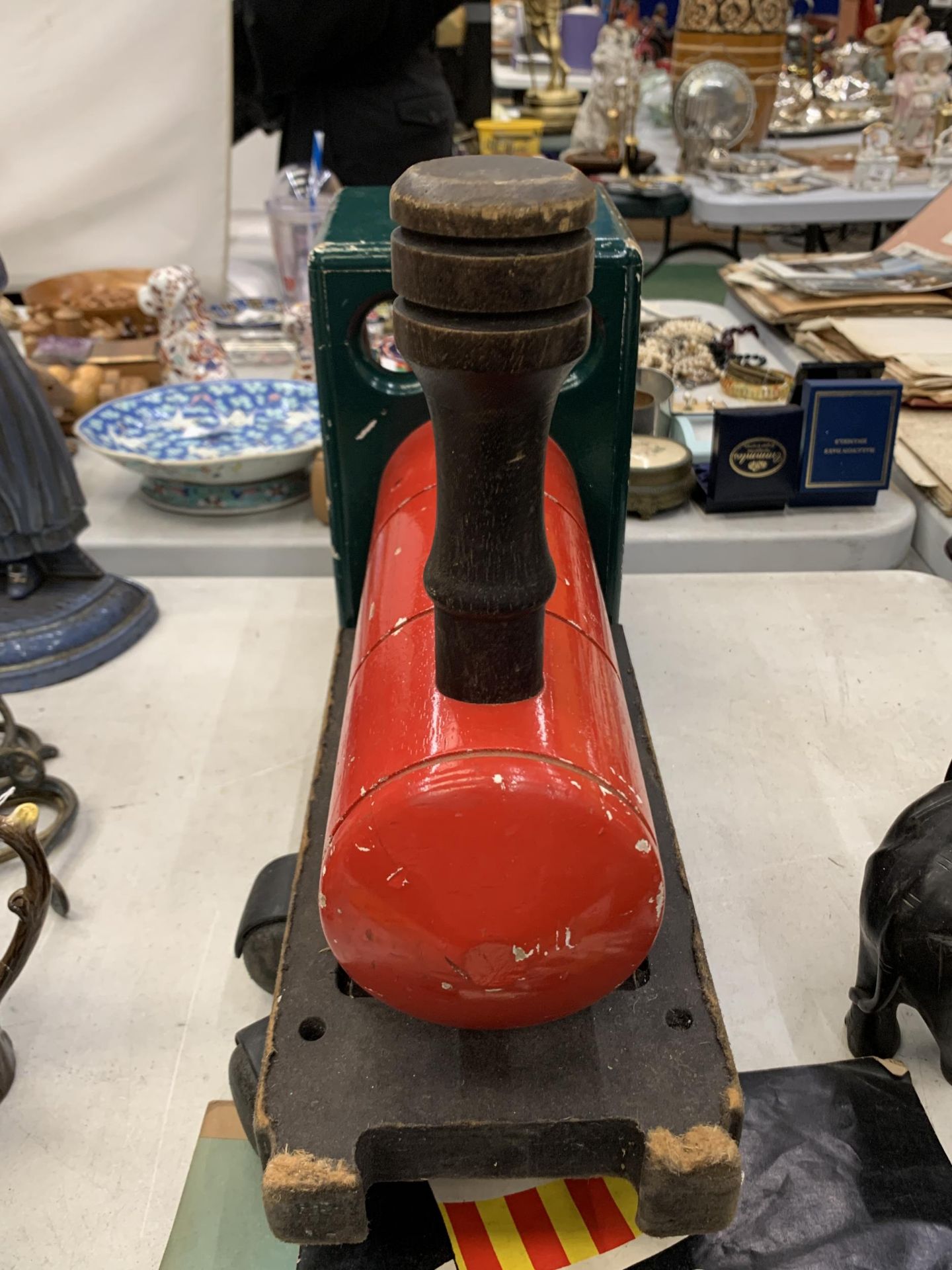 A CHILD'S VINTAGE WOODEN SIT ON CHOO-CHOO - Image 2 of 3