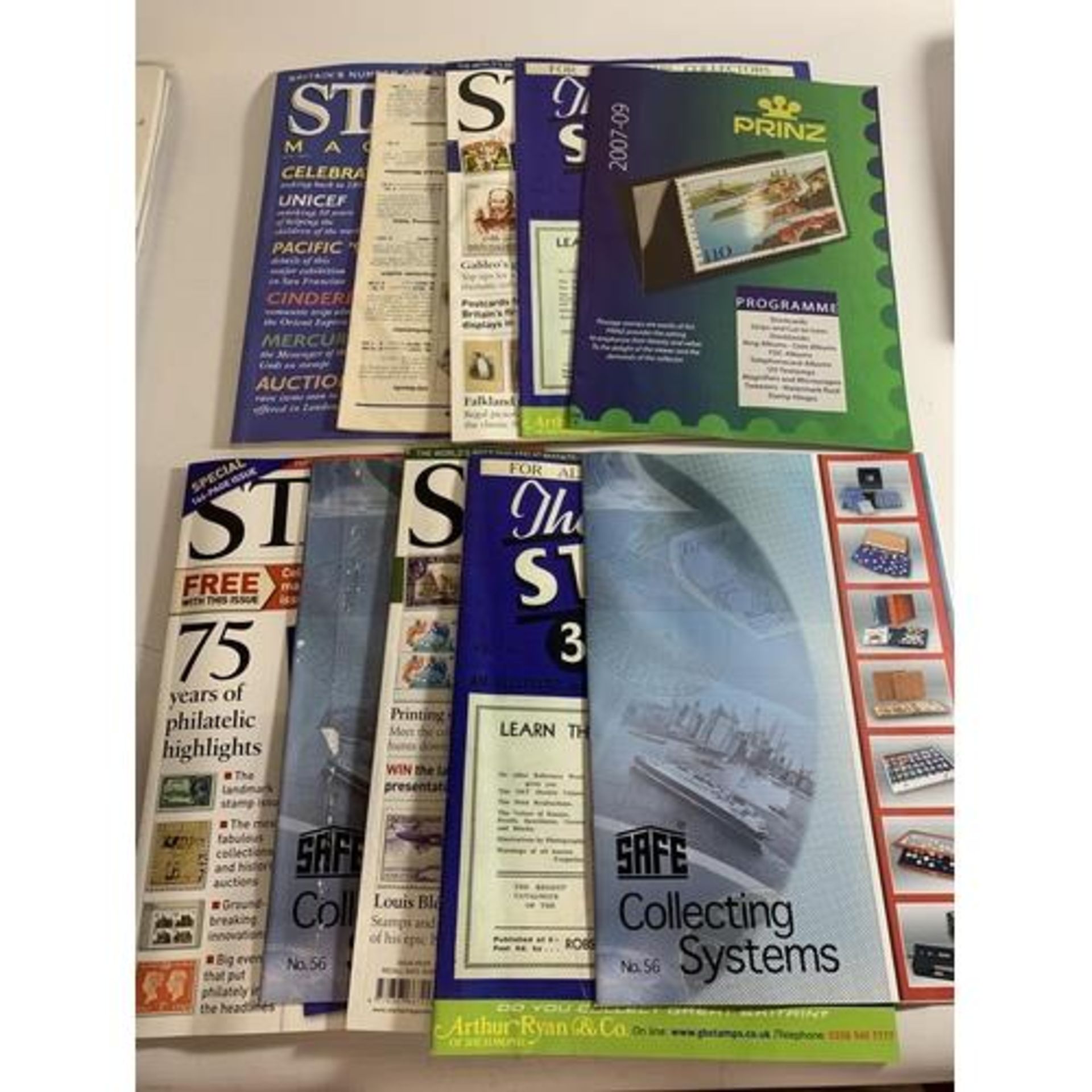 A QUANTITY OF STAMP BOOKS TO INCLUDE STANLEY GIBBONS, PHILATELIC BULLETIN, THE STAMP MAGAZINE - Bild 4 aus 5