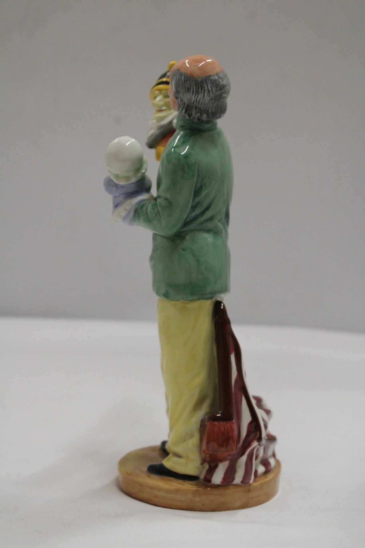 A ROYAL DOULTON FIGURE PUNCH AND JUDY MAN HN 2765 - Image 3 of 6