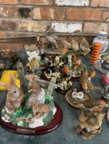 A LARGE MIXED LOT OF ANIMAL ORNAMENT COLLECTABLES TO INCLUDE "THE FULIANA COLLECTION" "LEONARDO" ETC