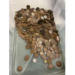 A LARGE QUANTITY OF PRE DECIMAL PENNYS AND HALF PENNYS AND FURTHER COINAGE