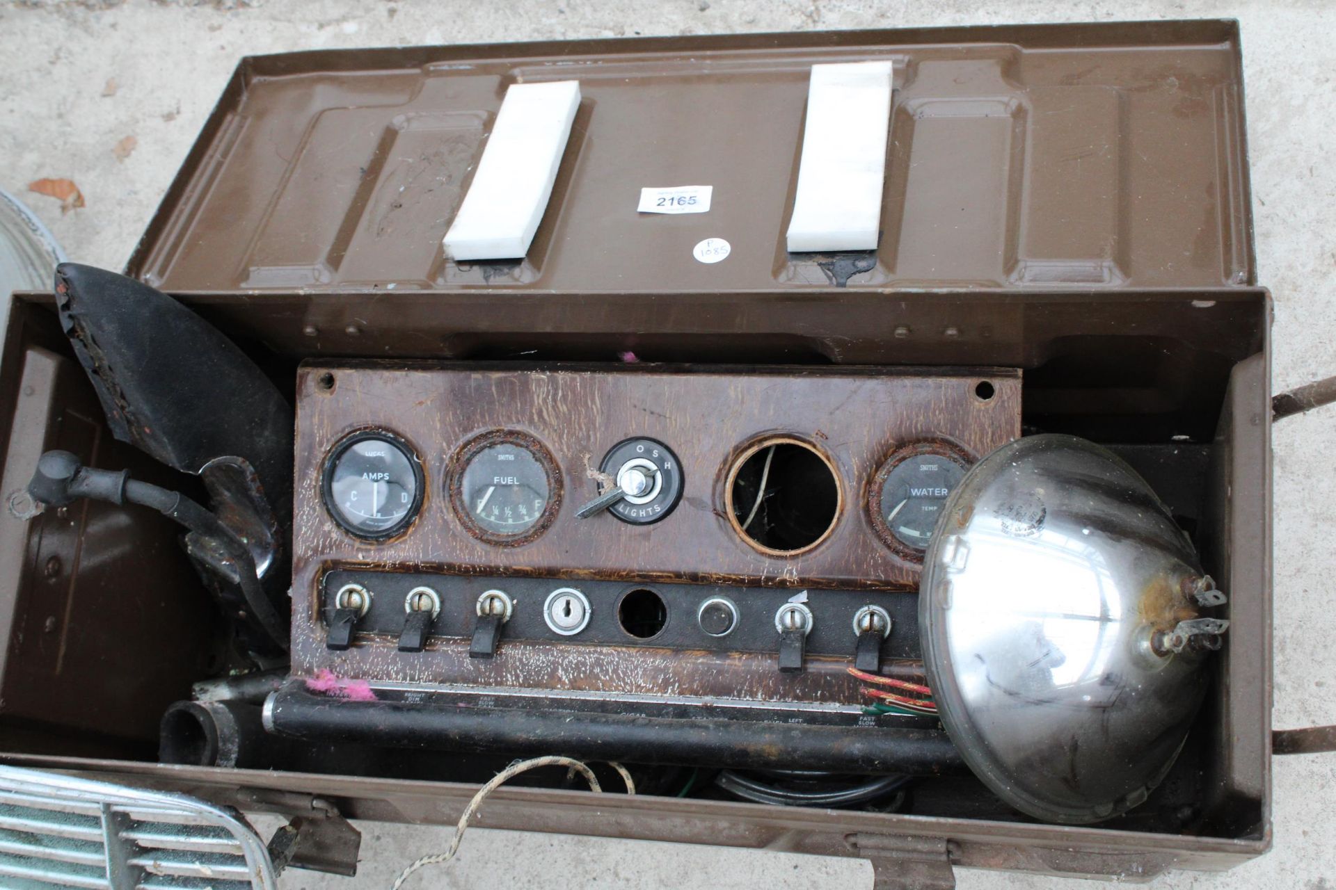 A PAIR OF ROVER ALLOY WHEELS, A VINTAGE JAGUAR RADIATOR GRILL, LUCAS LAMP AND CAR INSTRUMENTS - Image 3 of 5