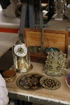A COLLECTION OF ITEMS TO INCLUDE METAL PLAQUES AND A CLOCK ETC