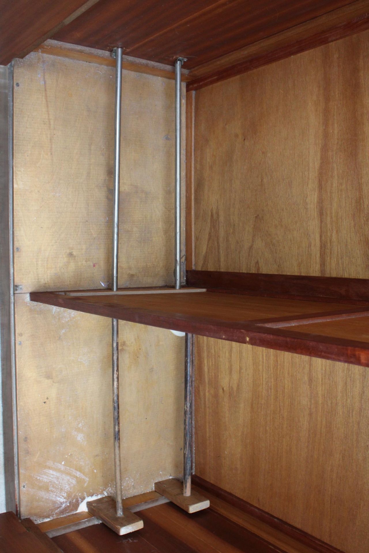 A MID 20TH CENTURY D.B.S. FURNITURE WALNUT TWO DOOR WARDROBE, DRESSING TABLE, 4'6" BEDHEAD AND FOOT, - Image 5 of 7