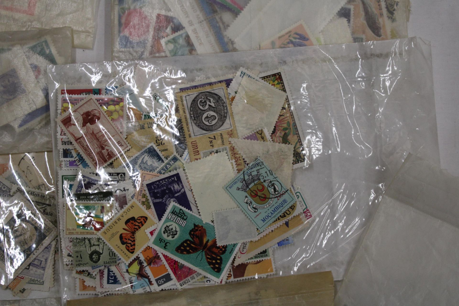 A COLLECTION OF STAMPS IN PACKETS - Image 6 of 7