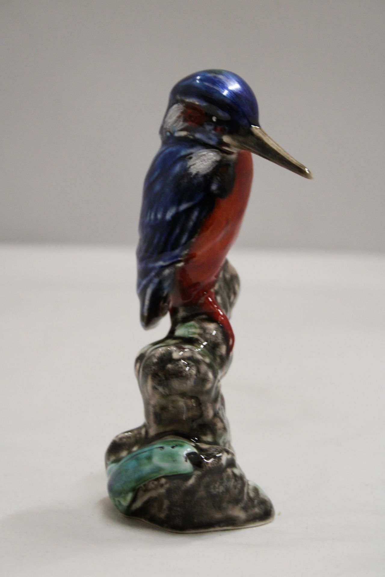 AN ANITA HARRIS KINGFISHER SIGNED IN GOLD - Image 5 of 6