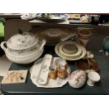 A MIXED LOT OF COLLECTABLES TO INCLUDE A ROYAL DOULTON LIDDED POT, A MASONS JAR ETC