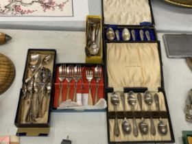 A QUANTITY OF FLATWARE INCLUDING SPOONS, DESSERT FORKS (SOME SILVER PLATED) ETC
