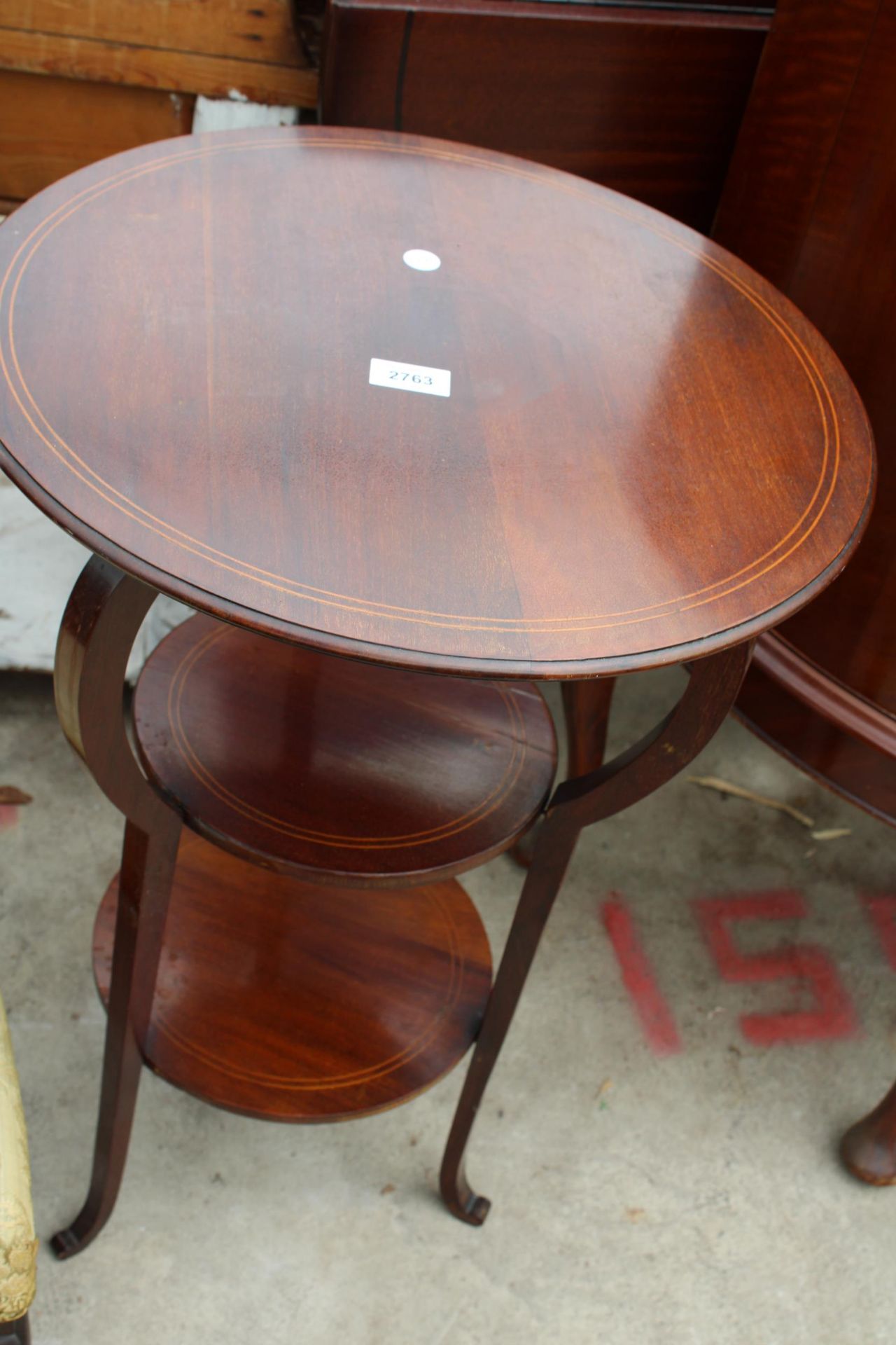 AN EDWARDIAN MAHOGANY AND INLAID THREE TIER OCCASIONAL TABLE 18" DIAMTER AND AND INLAID BEDROOM - Image 2 of 4
