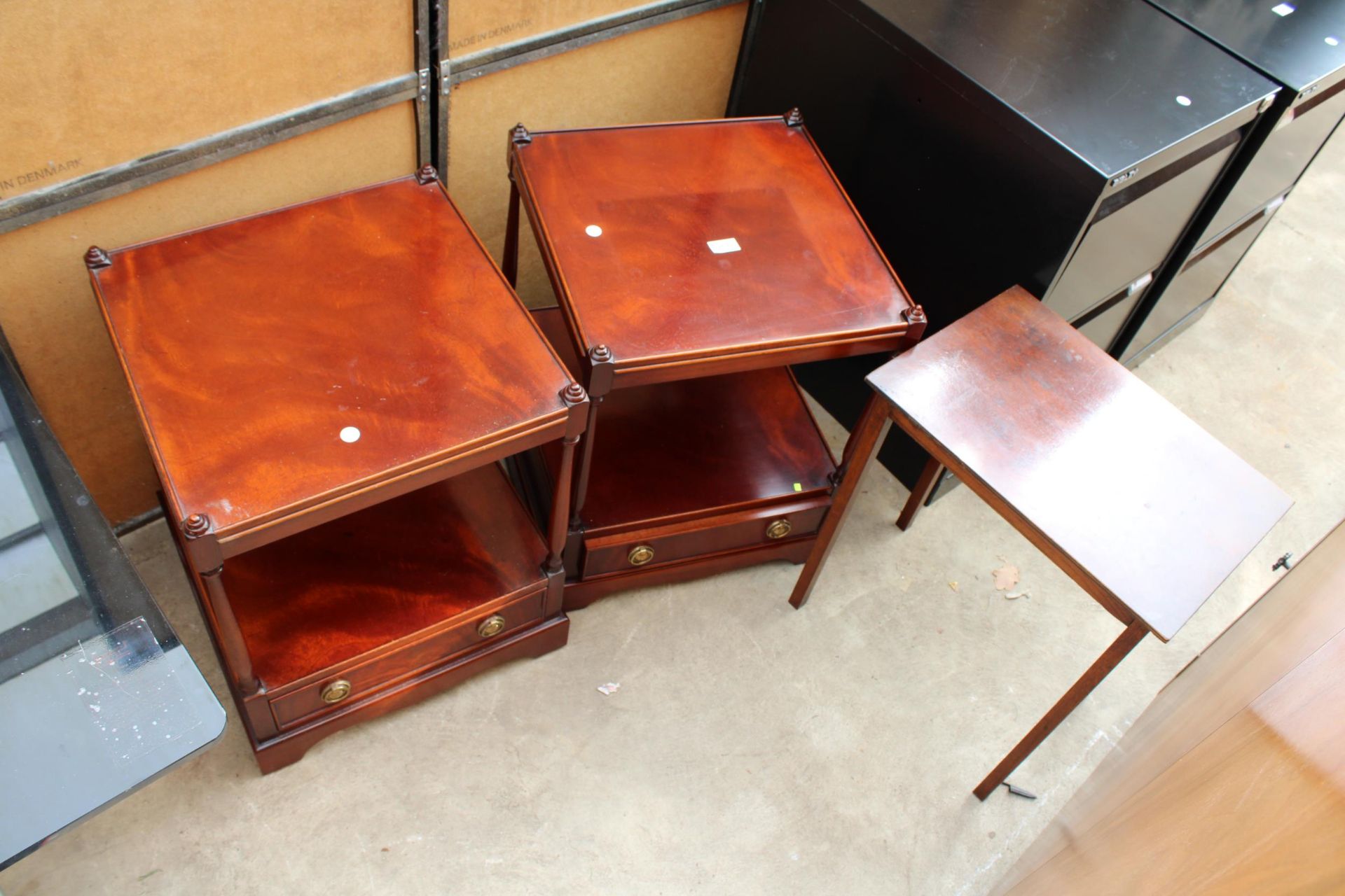 A PAIR OF MAHOGANY IAN SMITH TWO TIER LAMP TABLES WITH SINGLE DRAWER AND TURNED UPRIGHTS, 17" SQUARE