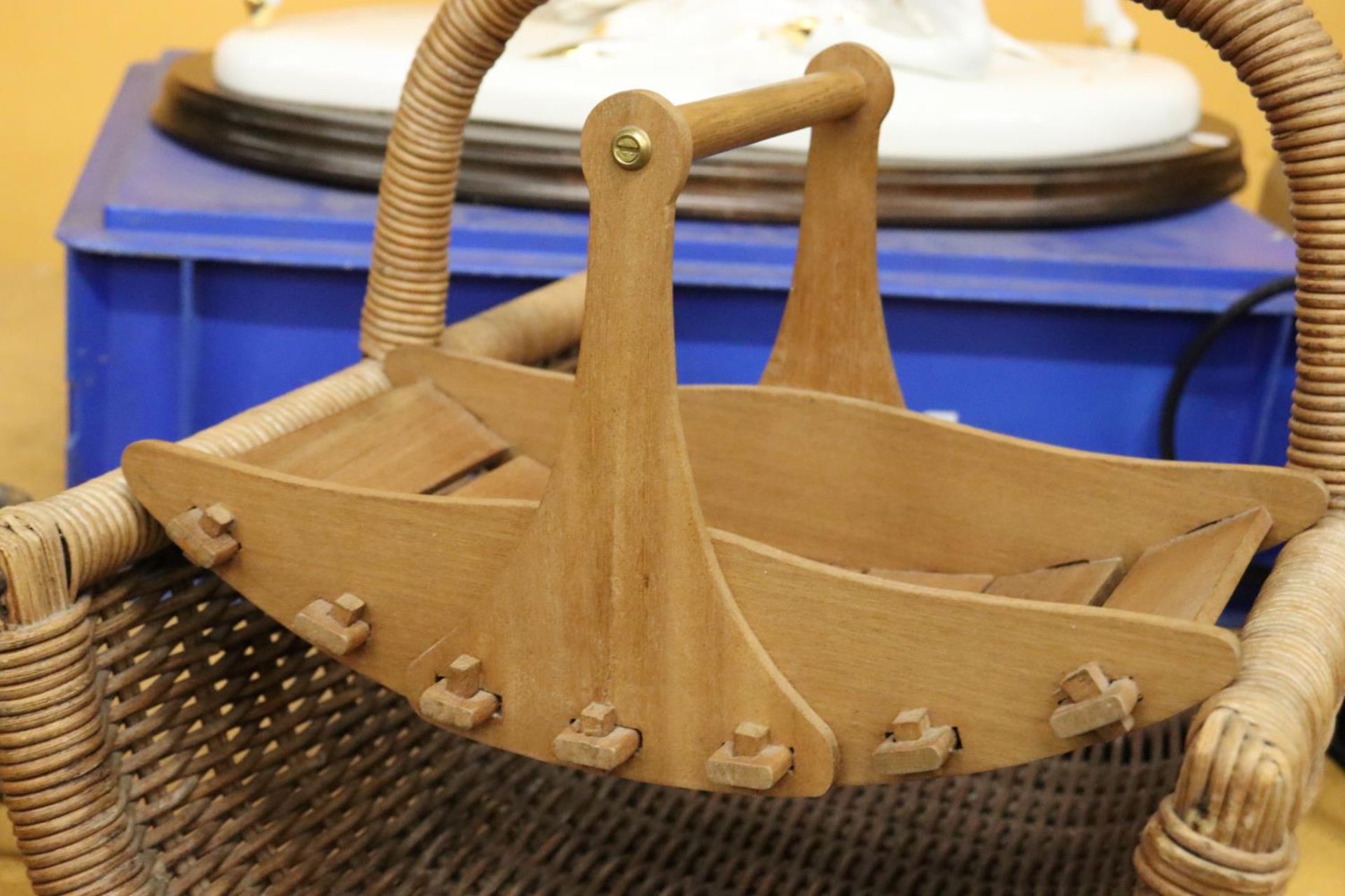 A LARGE BASKET TRUG AND A SMALLER WOODEN ONE - Image 4 of 5