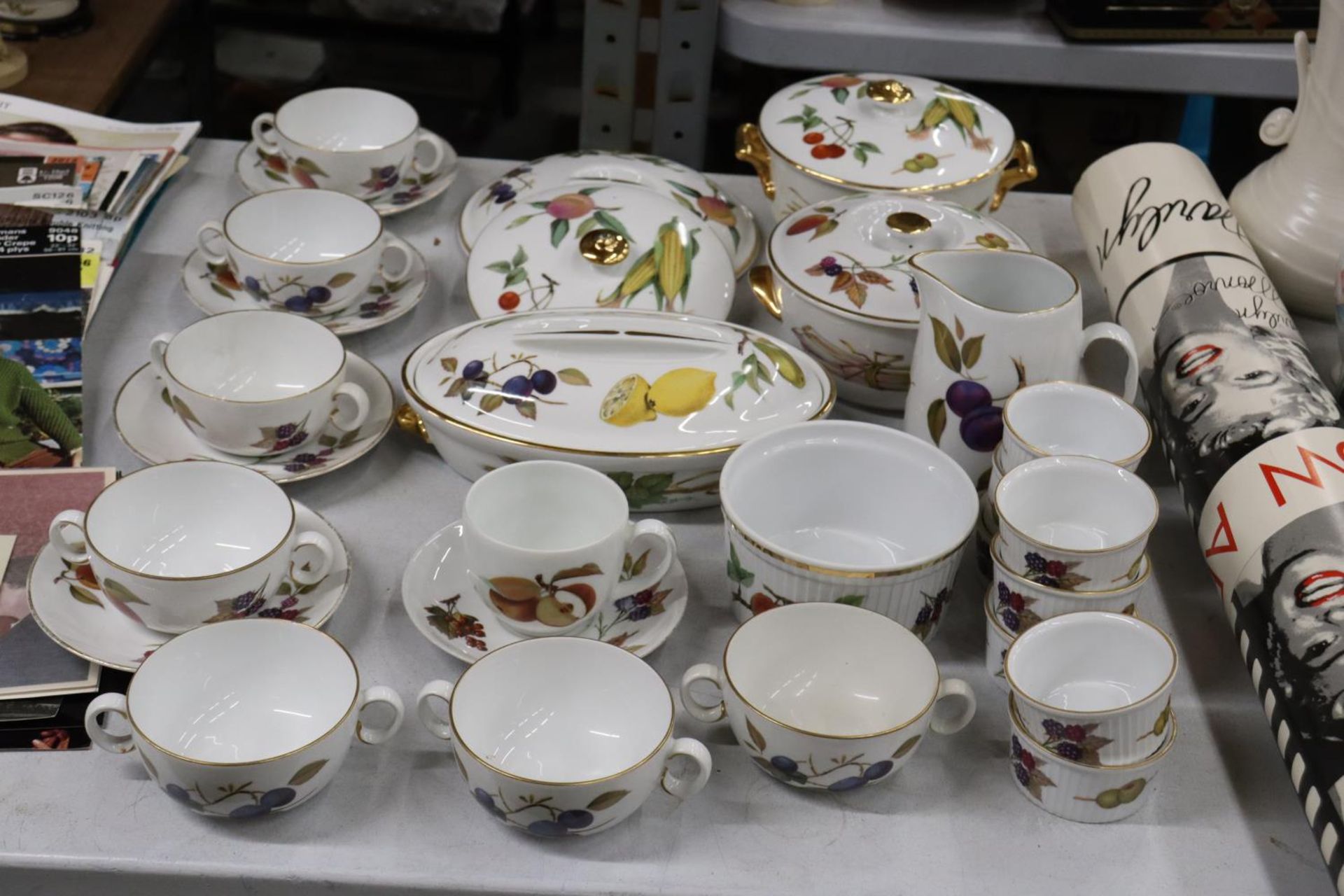 A QUANTITY OF ROYAL WORCESTER EVESHAM TO INCLUDE LIDDED TUREENS, OVAL SERVING BOWL WITH LID, SOUP