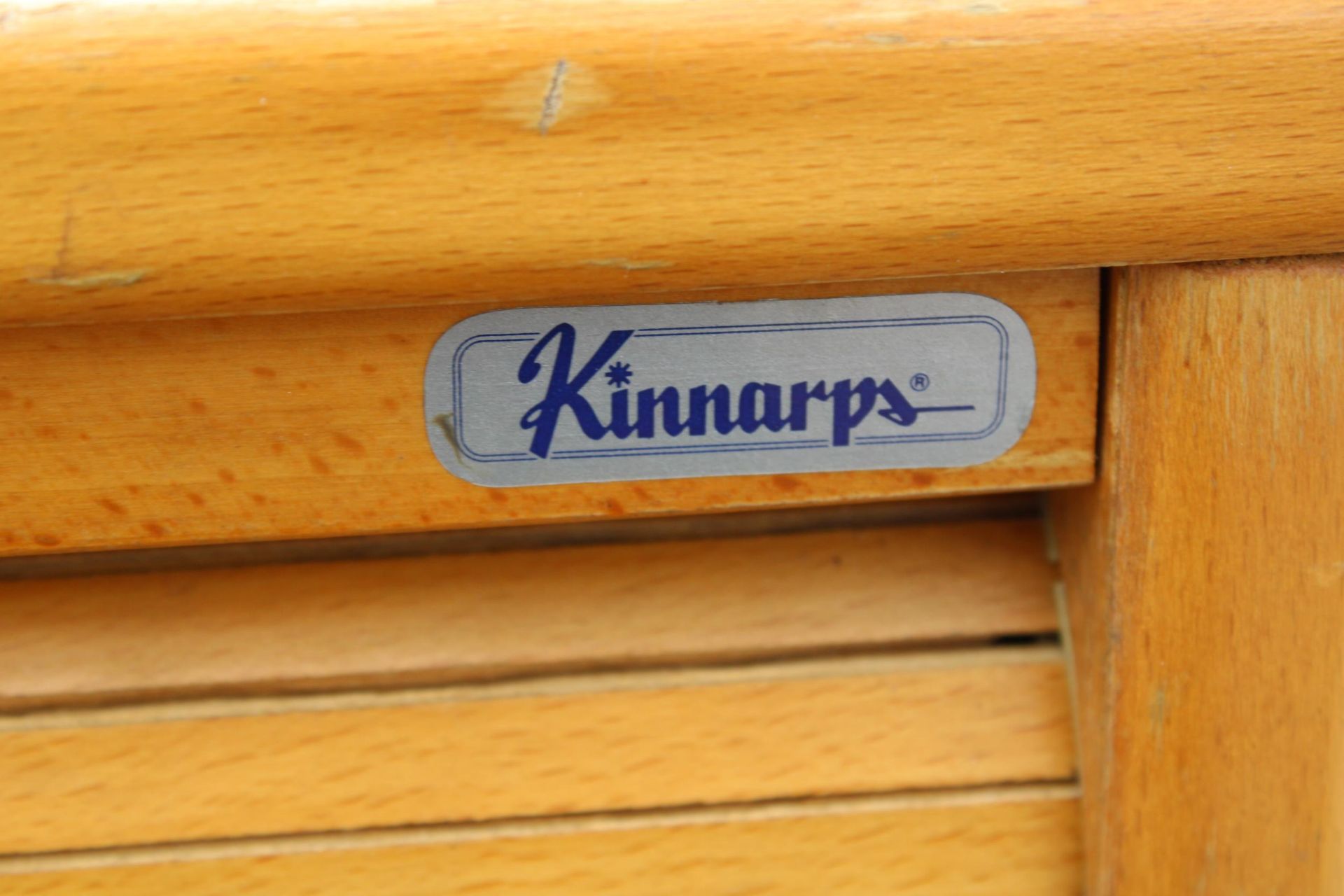 A MODERN KINNARDS HANGING SIDE FILING CABINET WITH PULL-OUT HANGARS WITH TAMBOUR FRONT, 31.5" WIDE - Image 5 of 5
