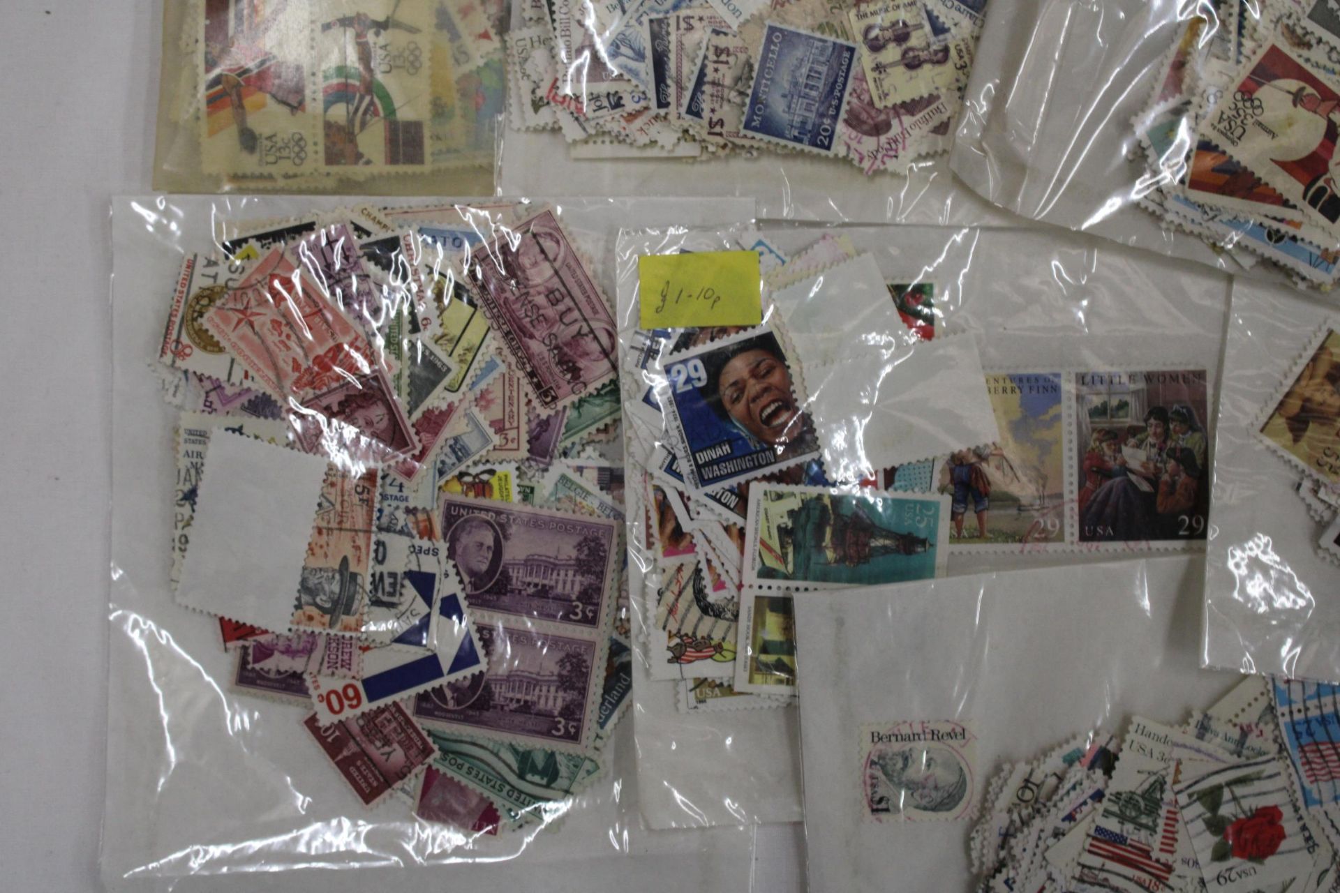 A QUANTITY OF STAMPS FROM THE USA IN PACKETS - Bild 5 aus 6