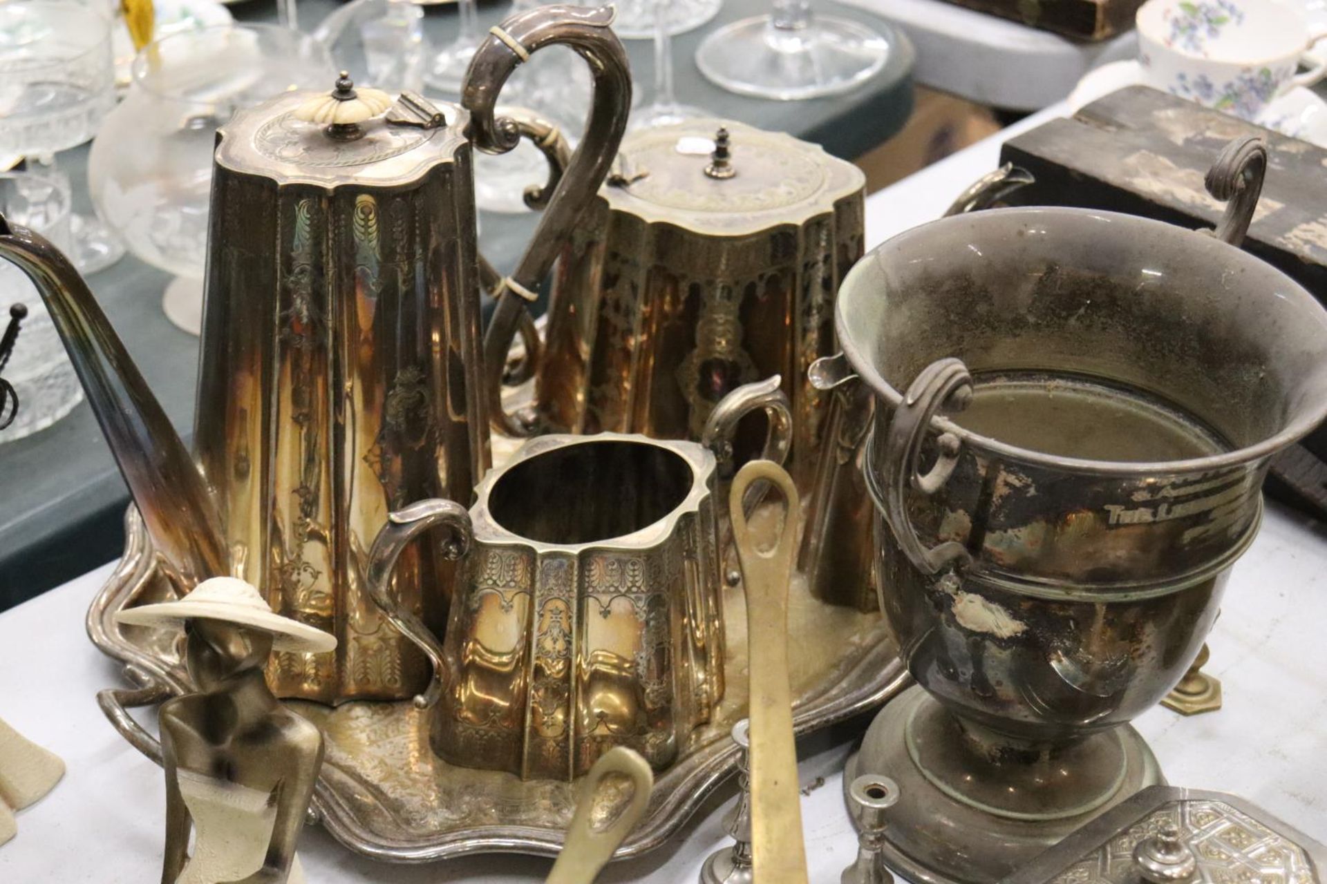 A QUANTITY OF SILVERPLATE TO INCLUDE A LINED TRINKET BOX, GOBLETS, COFFEE AND TEAPOT, TRAY, ETC., - Image 4 of 5
