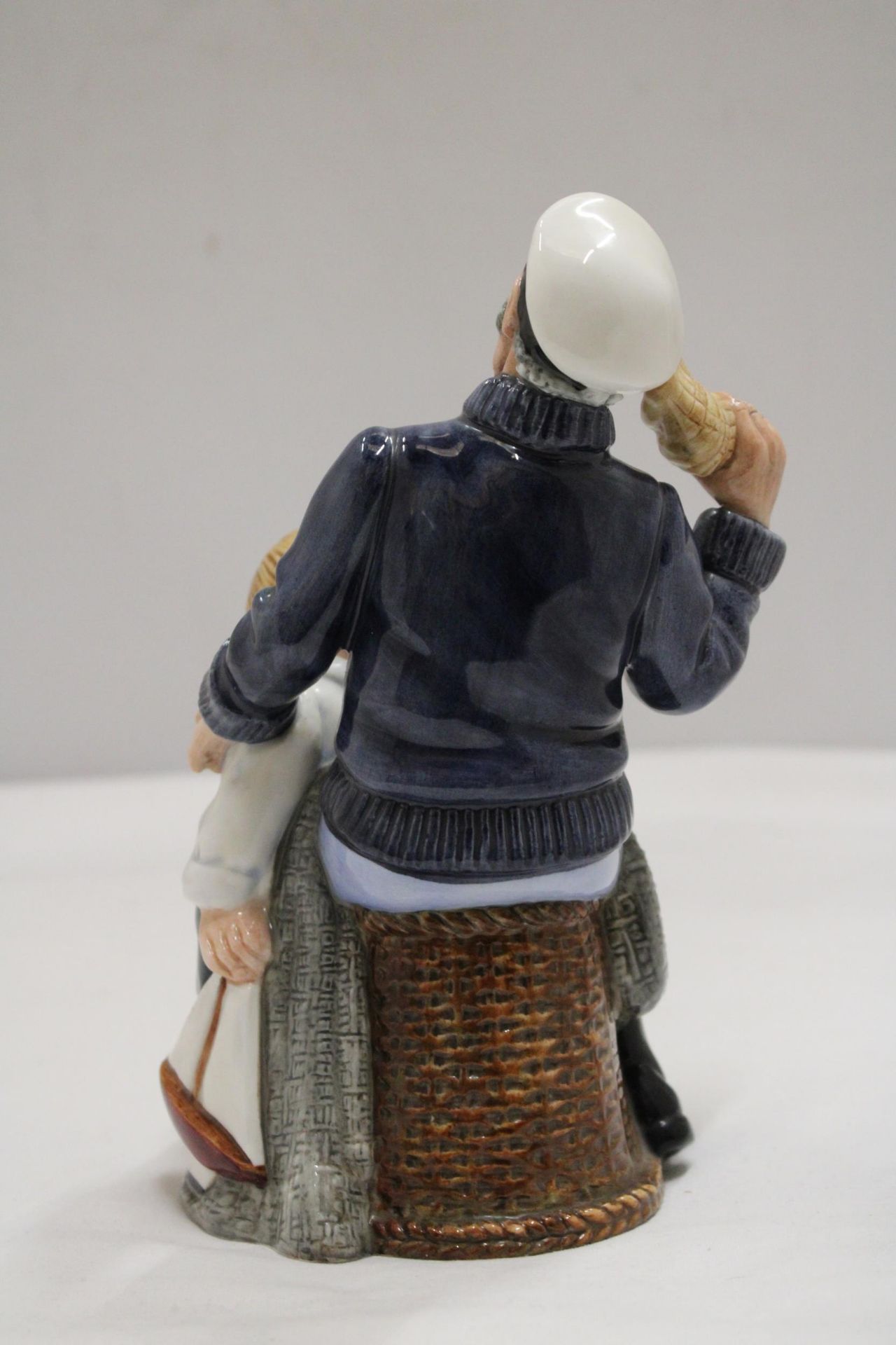 A ROYAL DOULTON FIGURE "SONG OF THE SEA" HN 2729 - Image 4 of 6