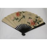 A CHINESE FAN WITH EMBROIDERED FLORAL DECORATION