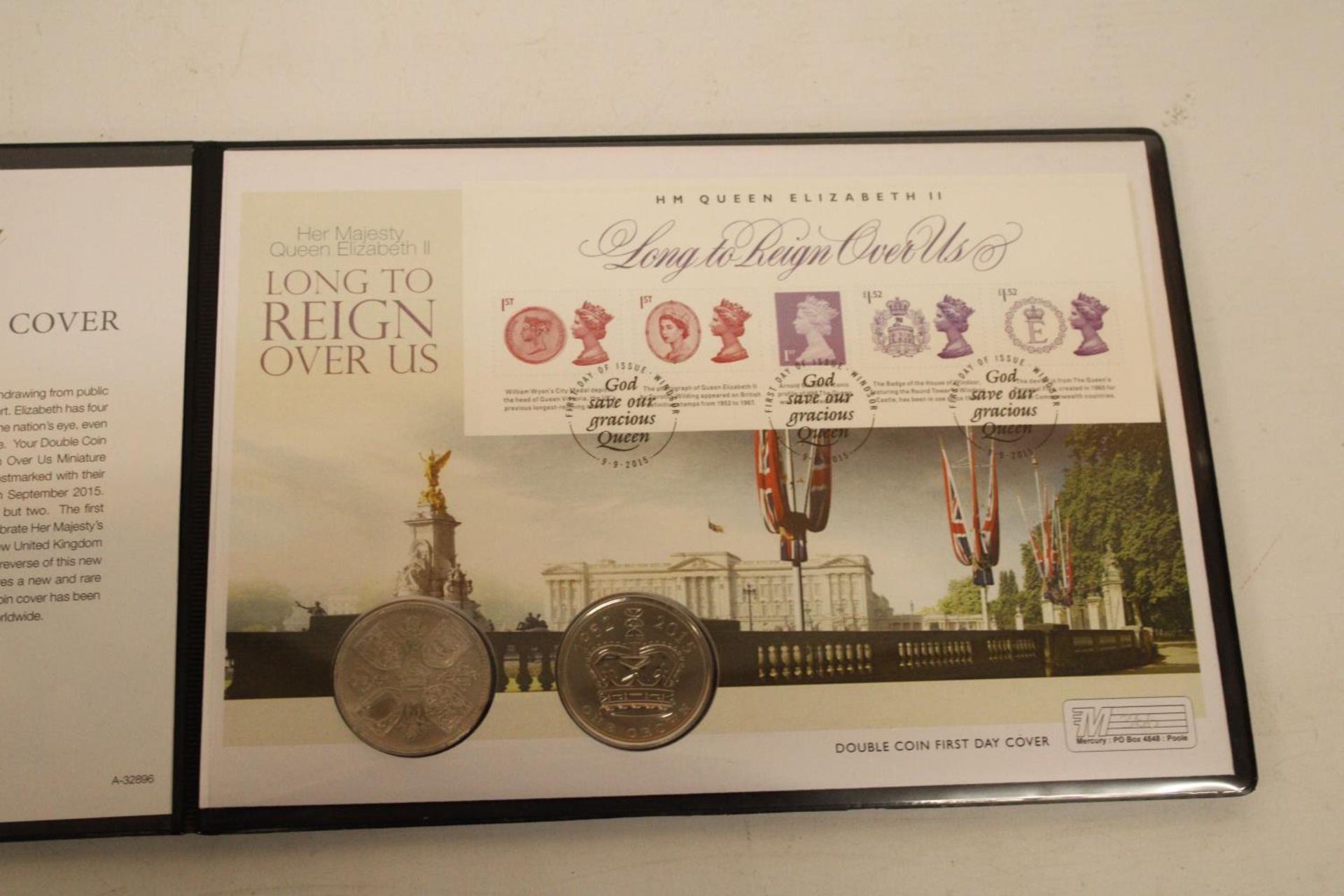 A DOUBLE COIN COVER TO CELEBRATE THE UNITED KINGDOM LONGEST REIGNING MONARCH WITH CERTIFICATE OF - Image 2 of 5