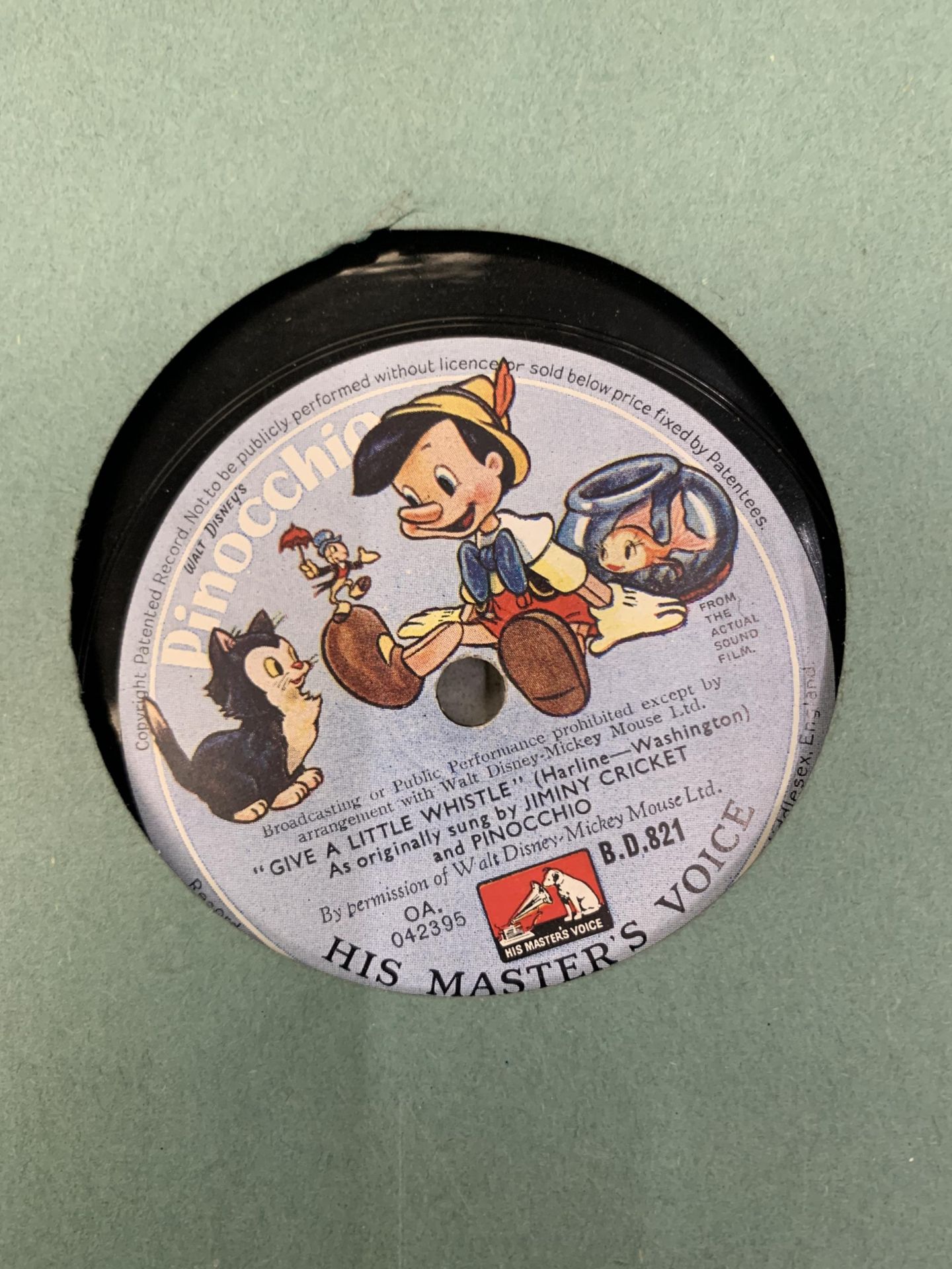 A 78RPM PINOCCHIO RECORD PLUS A 'BLACK AND WHITE MINSTRELS SHOW' SOUVENIR BROCHURE - Image 3 of 7