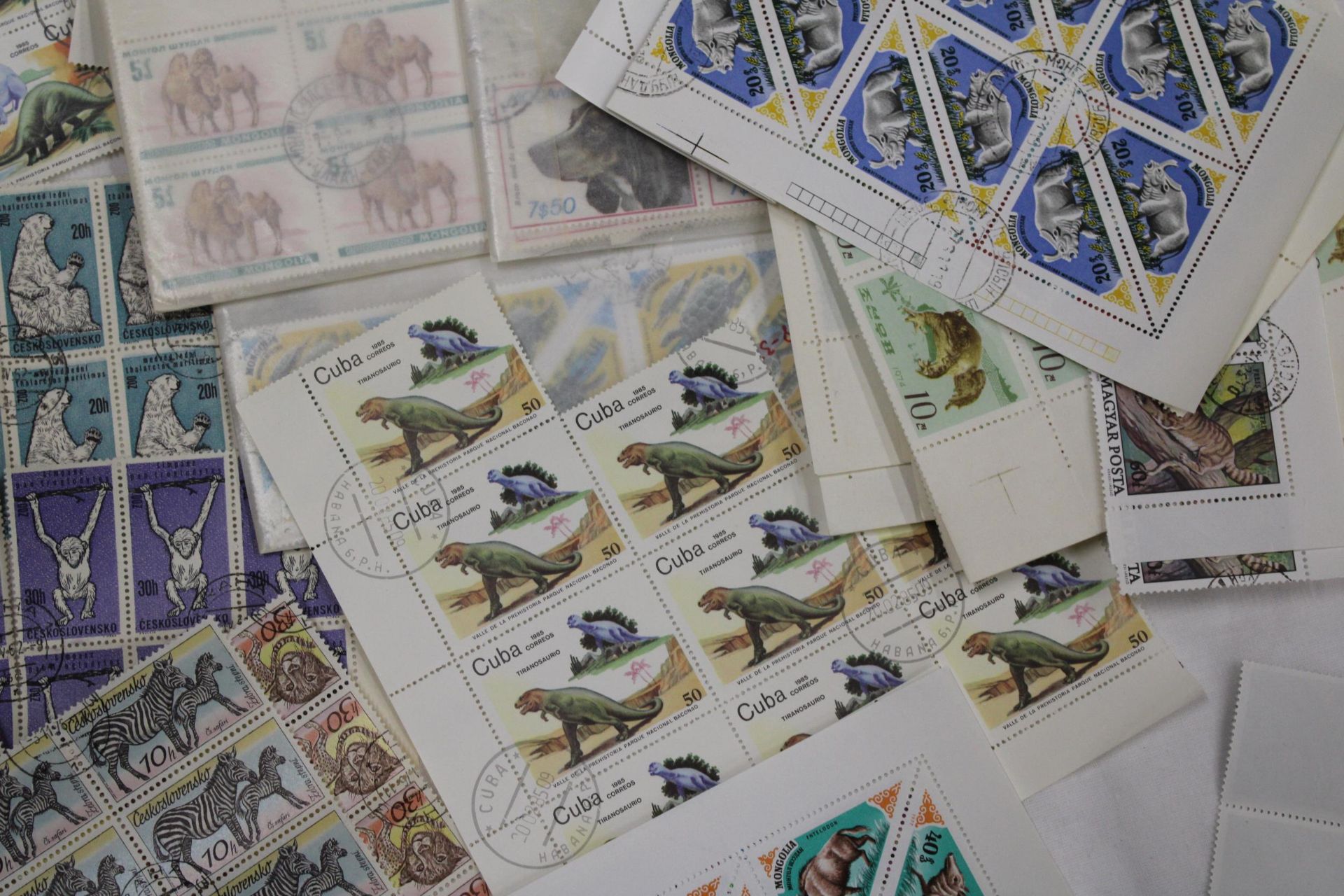 A COLLECTION OF BLOCKS OF STAMPS - Image 4 of 6