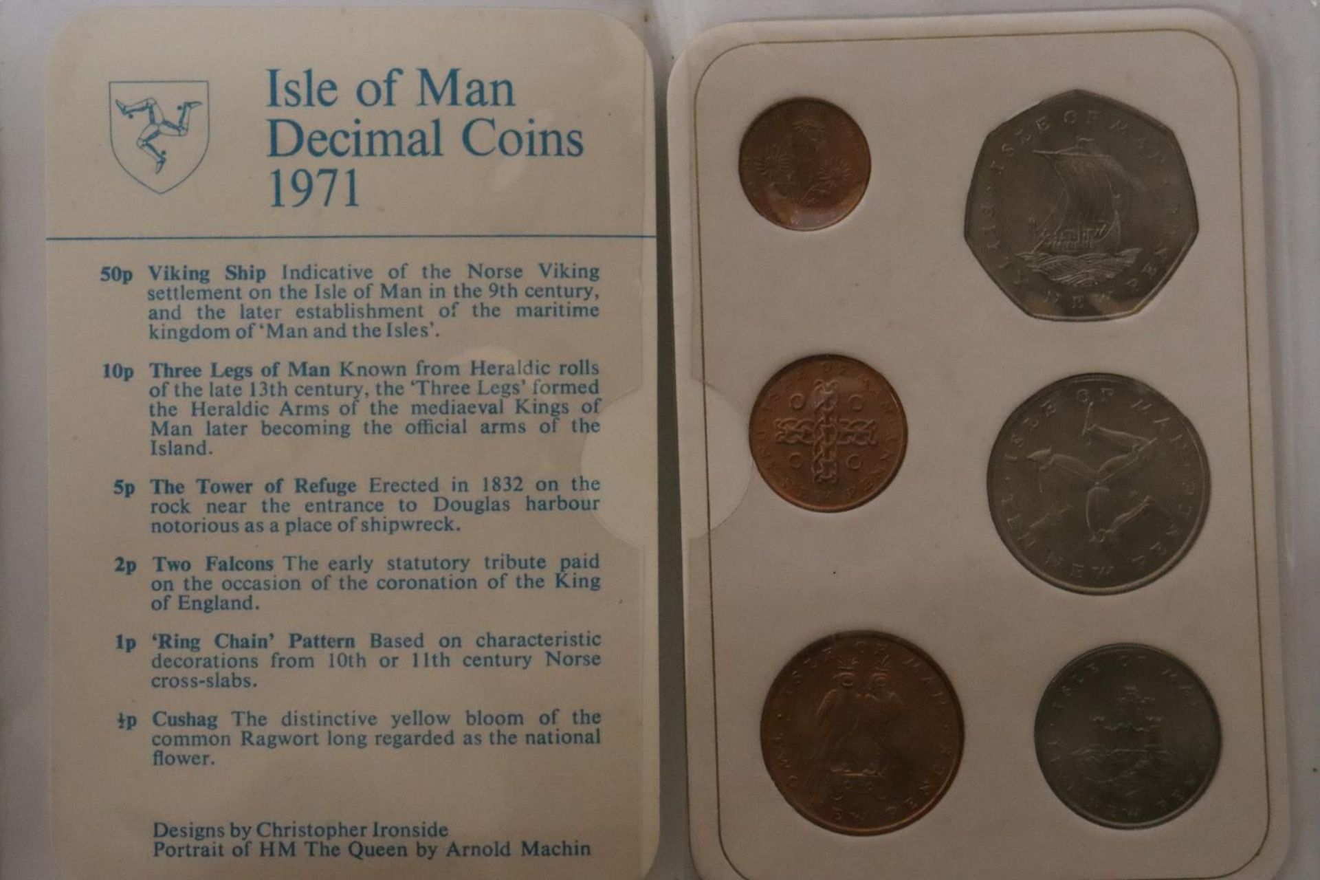 A SELECTION OF BOXED COINS TO INCLUDE : IOM 1978 £1, ’79 ROYAL VISIT 50P, ’79 MARITIME SET, ’71 - Image 5 of 5