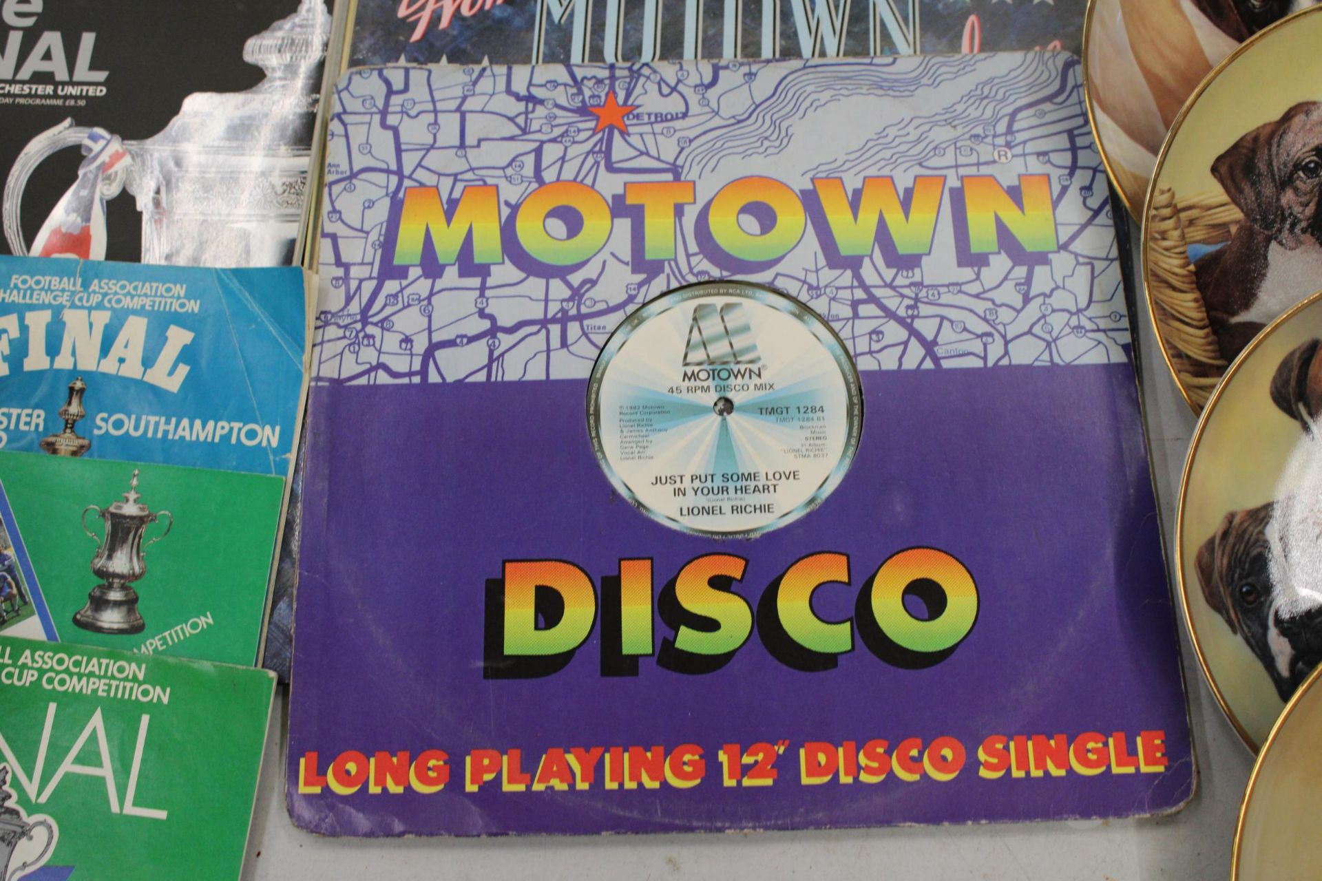 THREE TAMLA MOTOWN LP RECORDS TO INCLUDE ONE DOUBLE AND THREE TAMLA SINGLES - Image 5 of 7