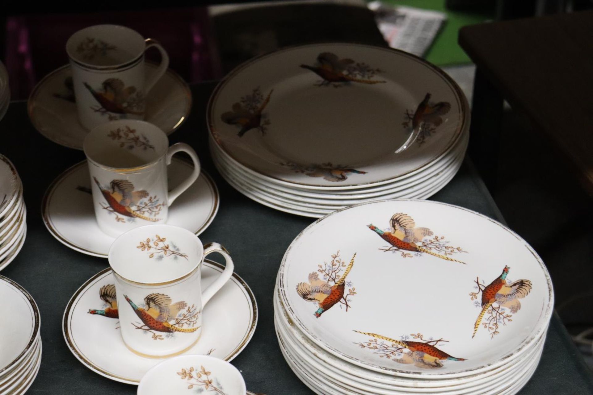A PART STAFFORDSHIRE, 'SHERIDAN' CHINA DINNER SERVICE WITH PHEASANT DESIGN TO INCLUDE VARIOUS - Image 3 of 6