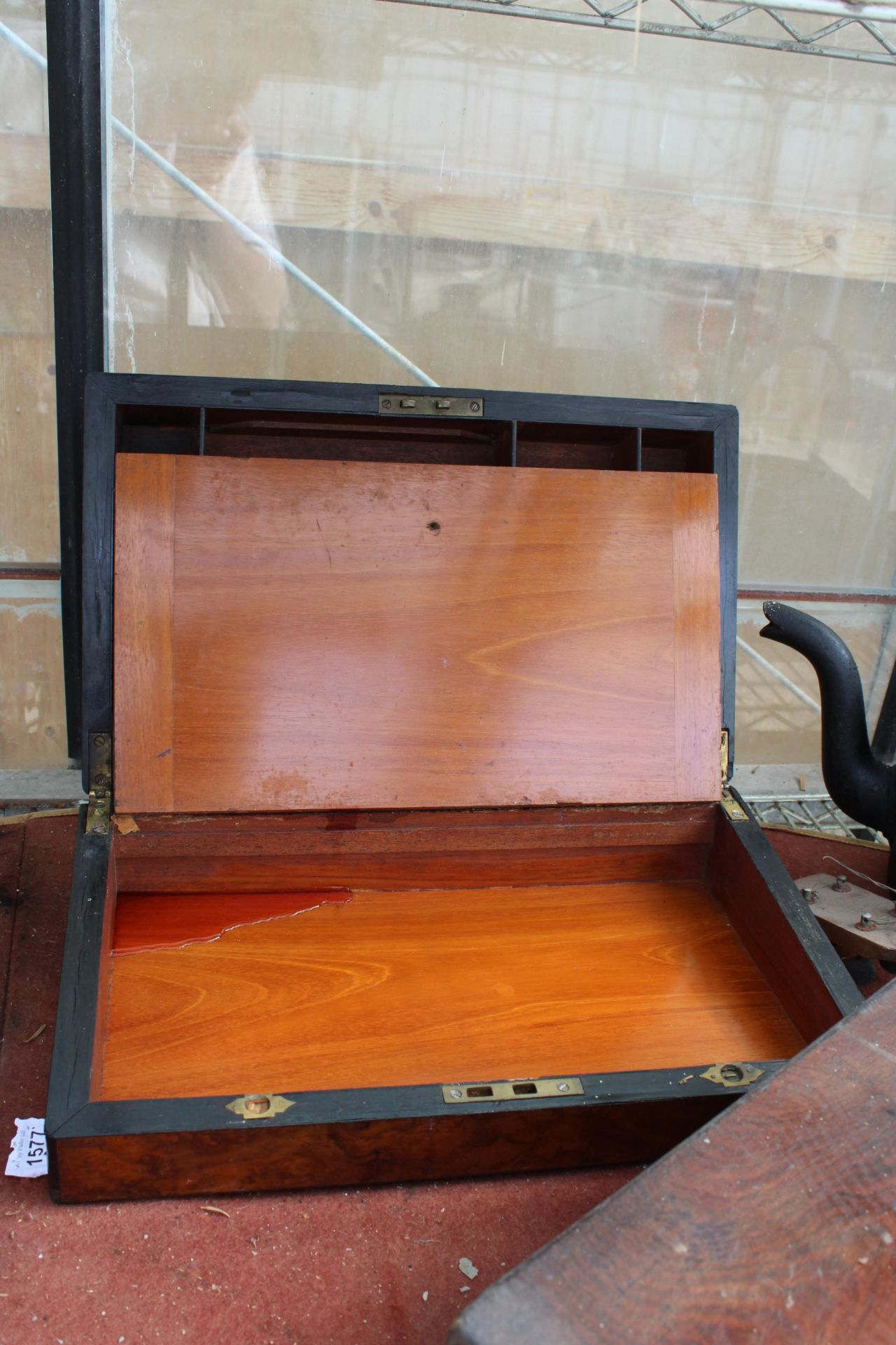 A WALNUT WRITING SLOPE WITH RED INTERIOR, AND A FURTHER VINTAGE WOODEN BOX - Image 3 of 5