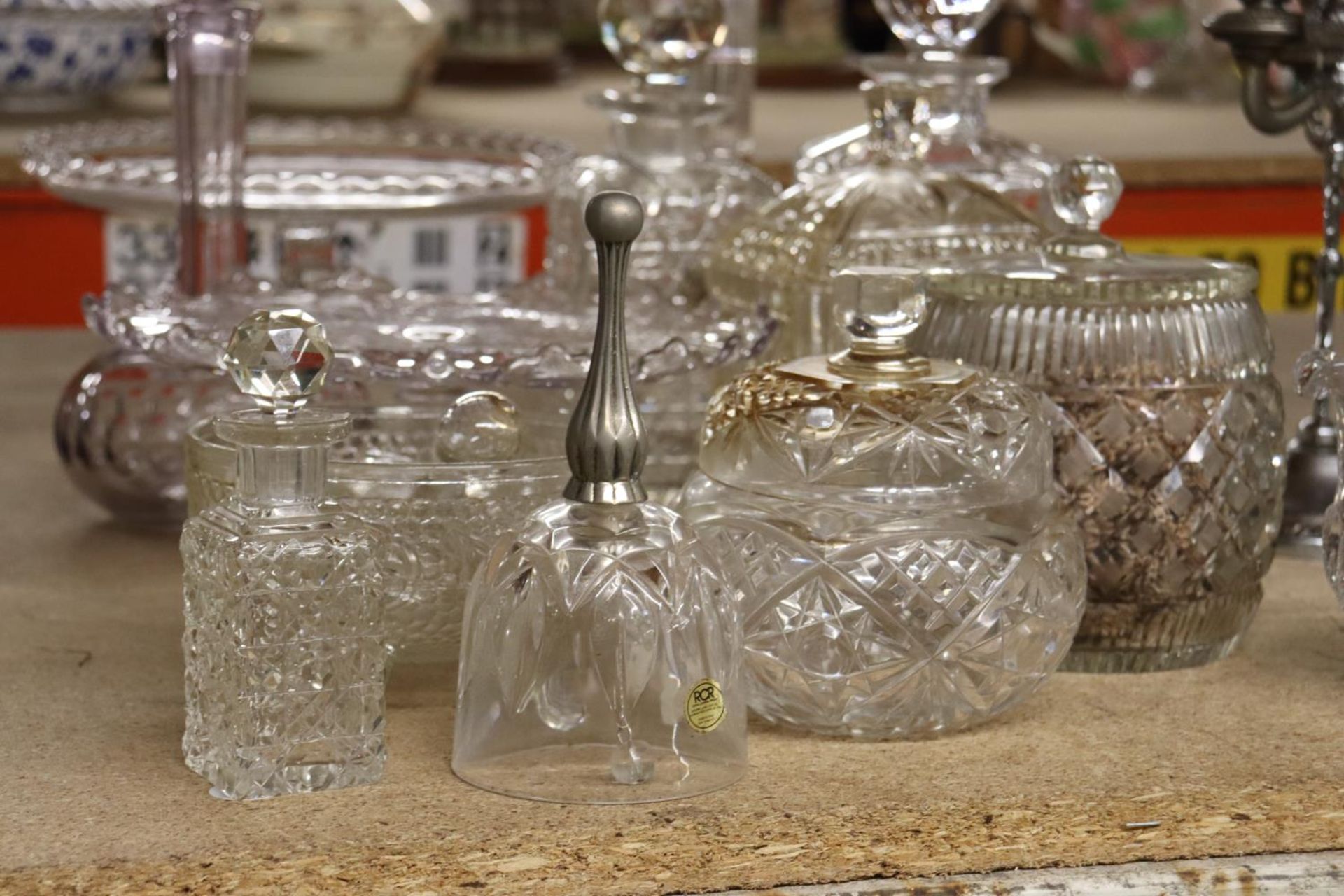 A LARGE QUANTITY OF GLASSWARE TO INCLUDE SUGAR BOWLS, DECANTERS, FOOTED CAKE PLATE, BELL, ETC., - Image 5 of 5